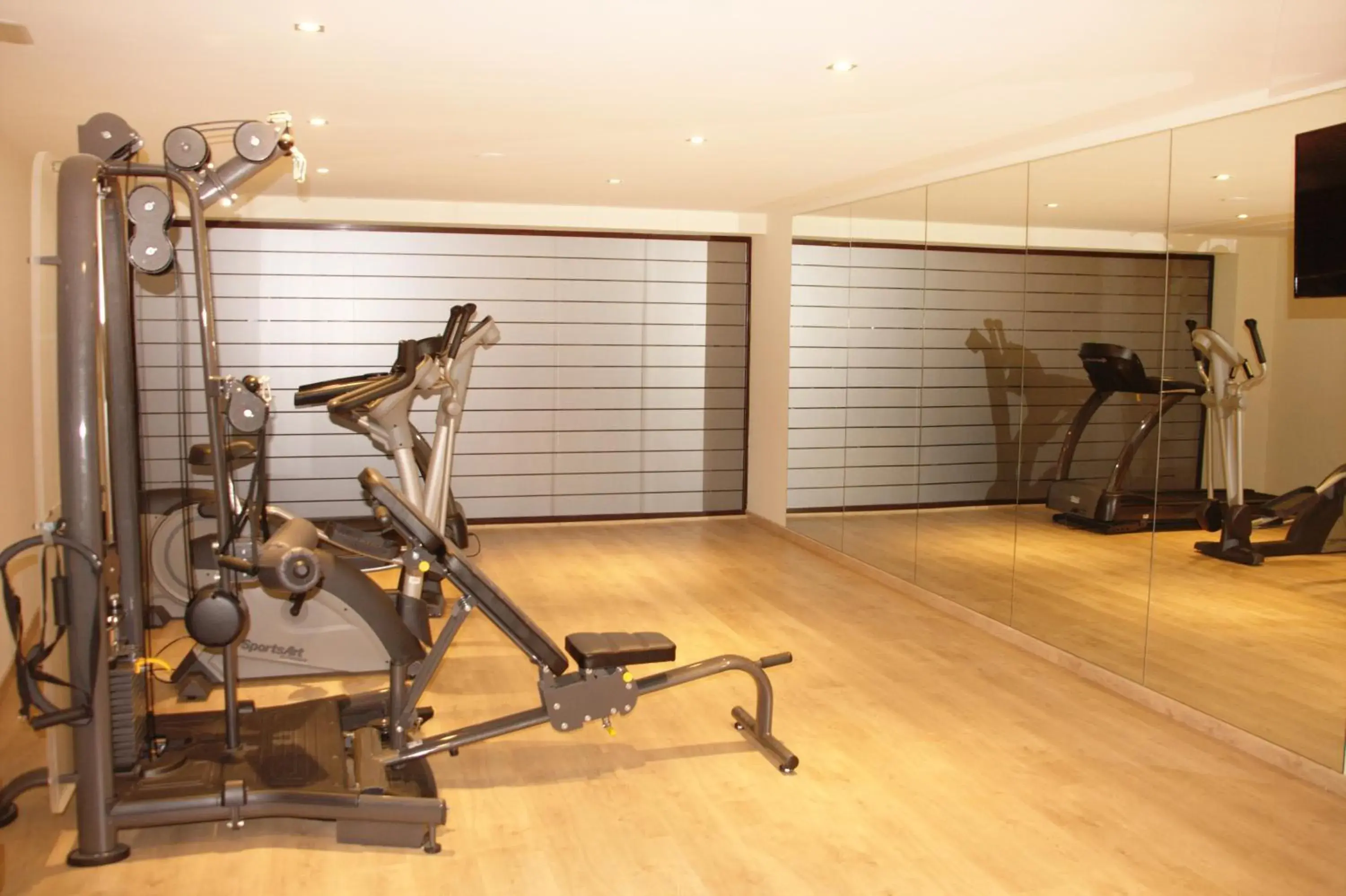 Fitness centre/facilities in Apartamentos Real Lleida Fitness centre/facilities in Apartamentos Real Lleida