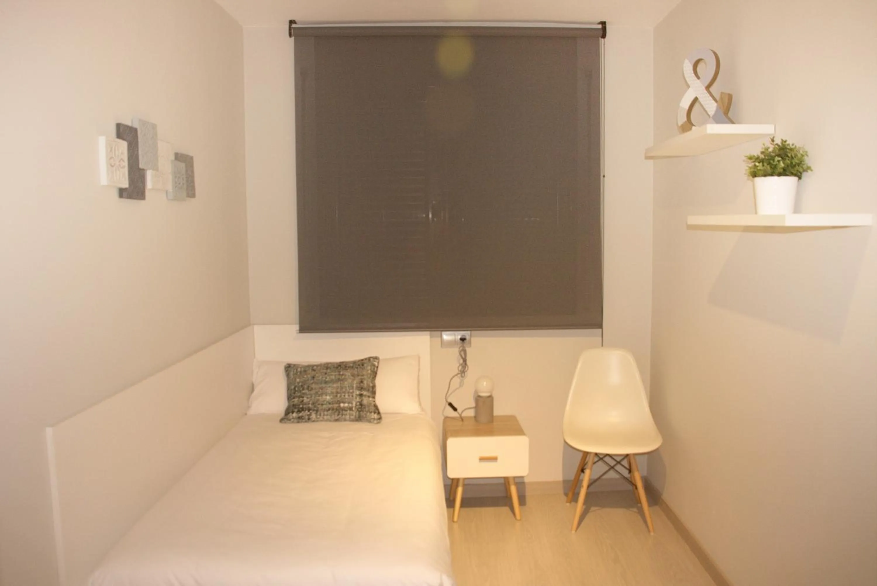 Bedroom, Bed in Apartamentos Real Lleida