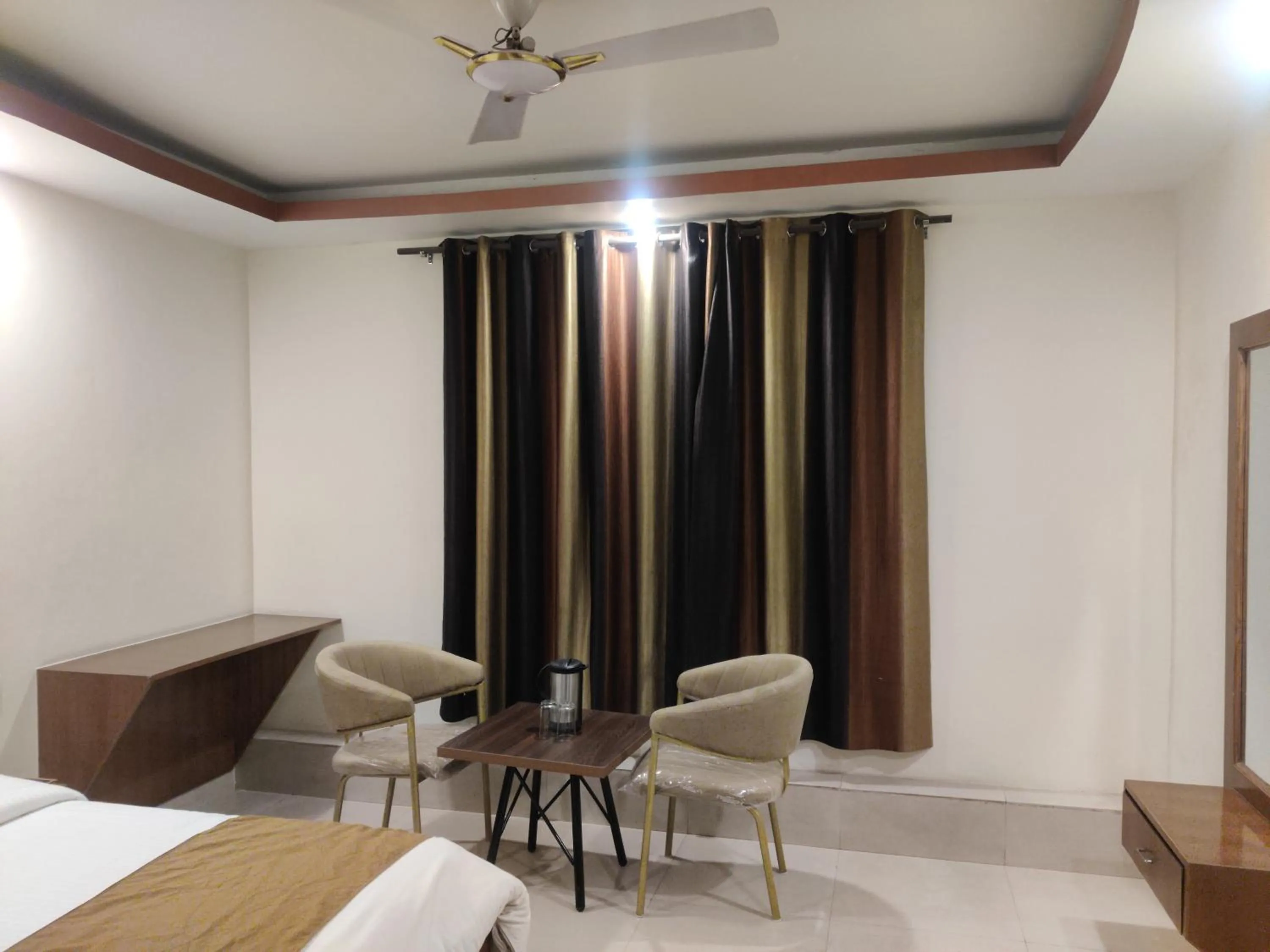 Living room, Bed in Hotel HV