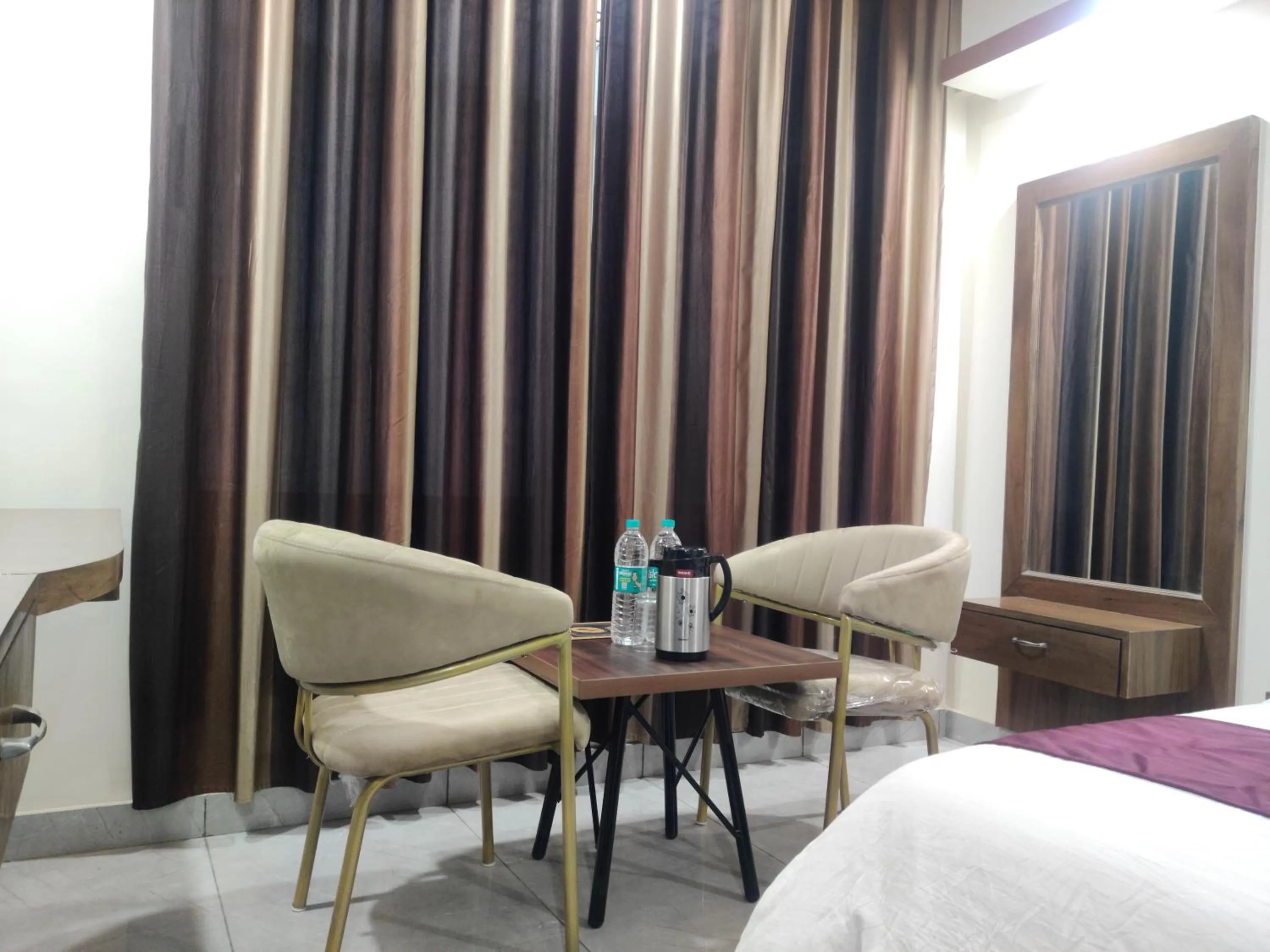 Living room, Bed in Hotel HV
