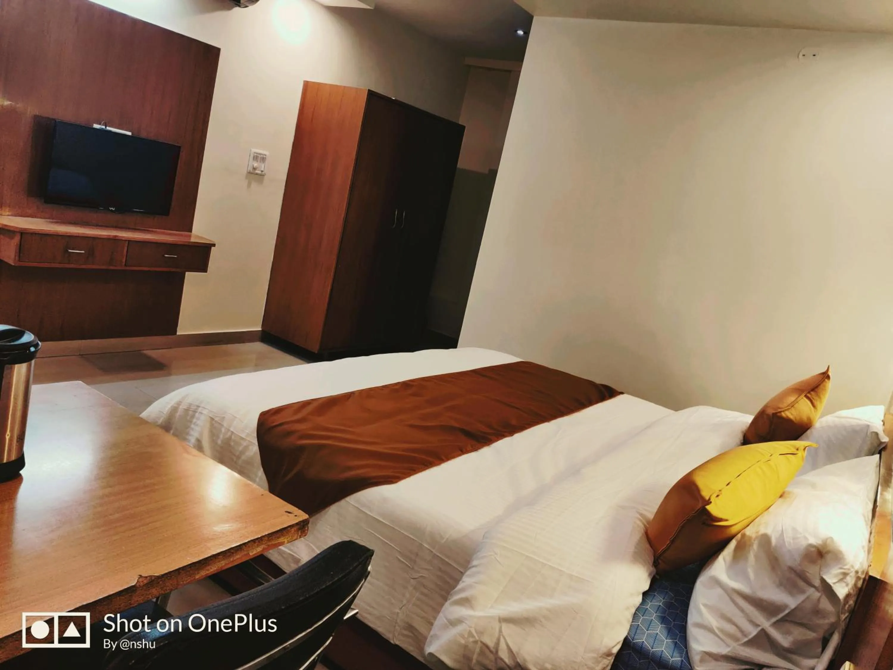 Communal lounge/ TV room, Bed in Hotel HV