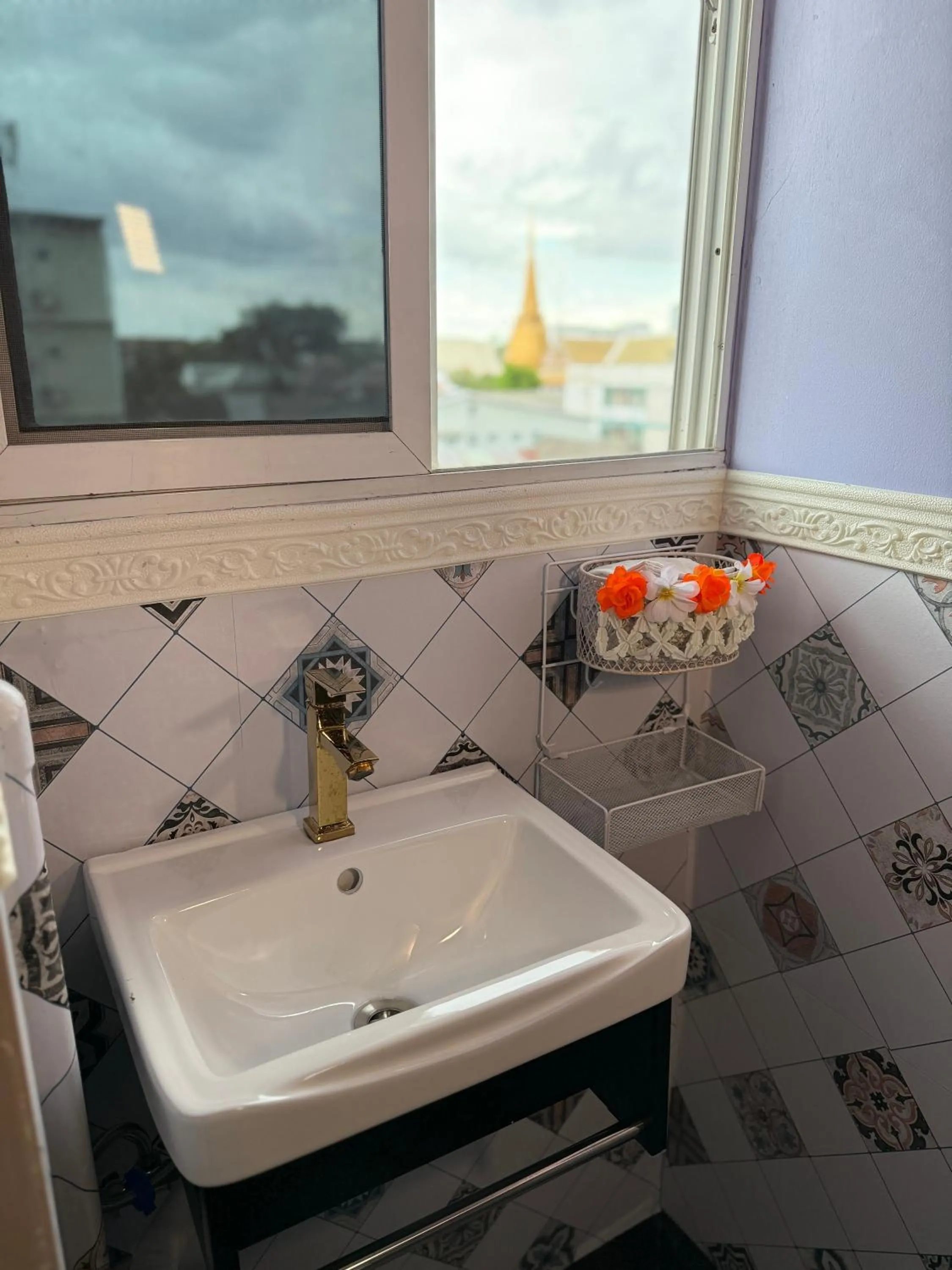 Bathroom in Baan Nampetch Hostel