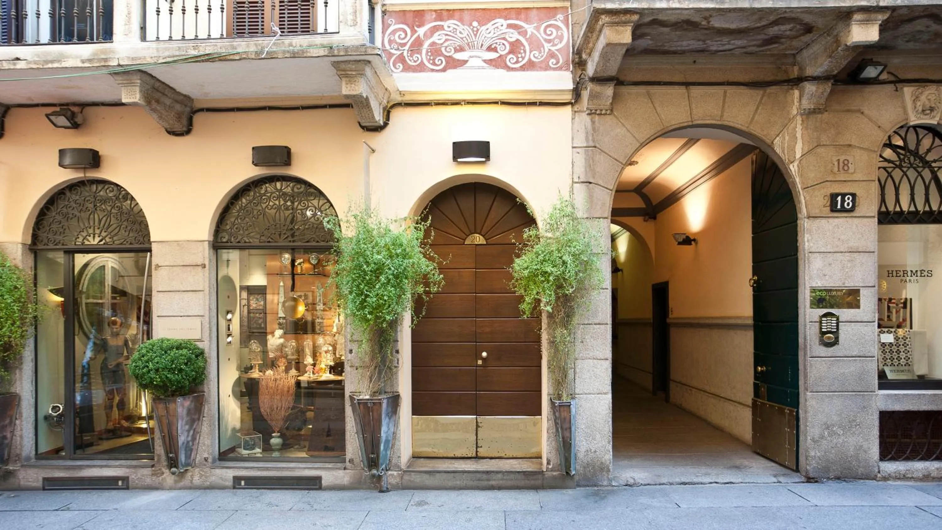 Facade/entrance in Italianway - Fiori Chiari 20