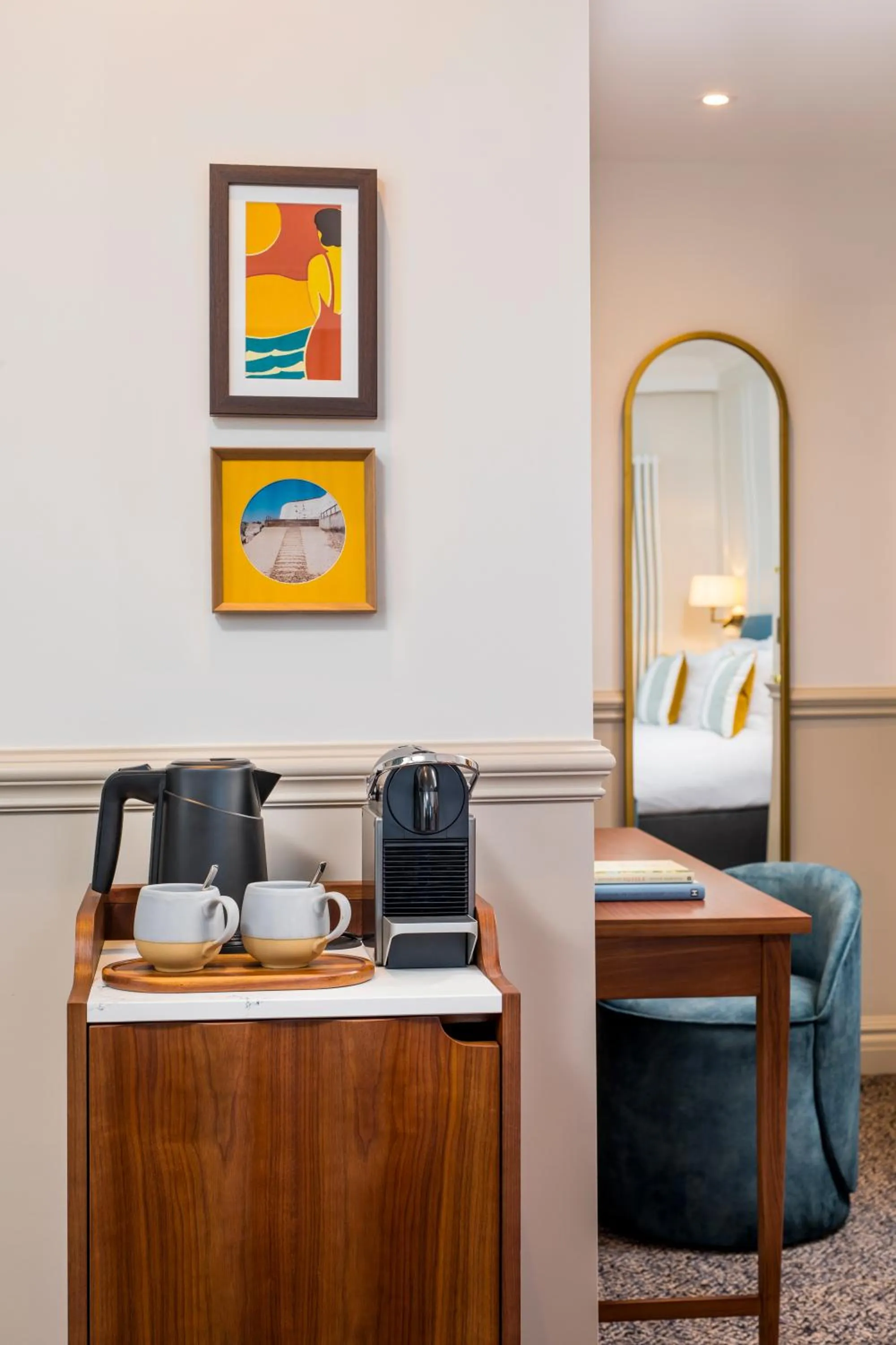 Coffee/tea facilities in The White Horses by Everly Hotels Collection