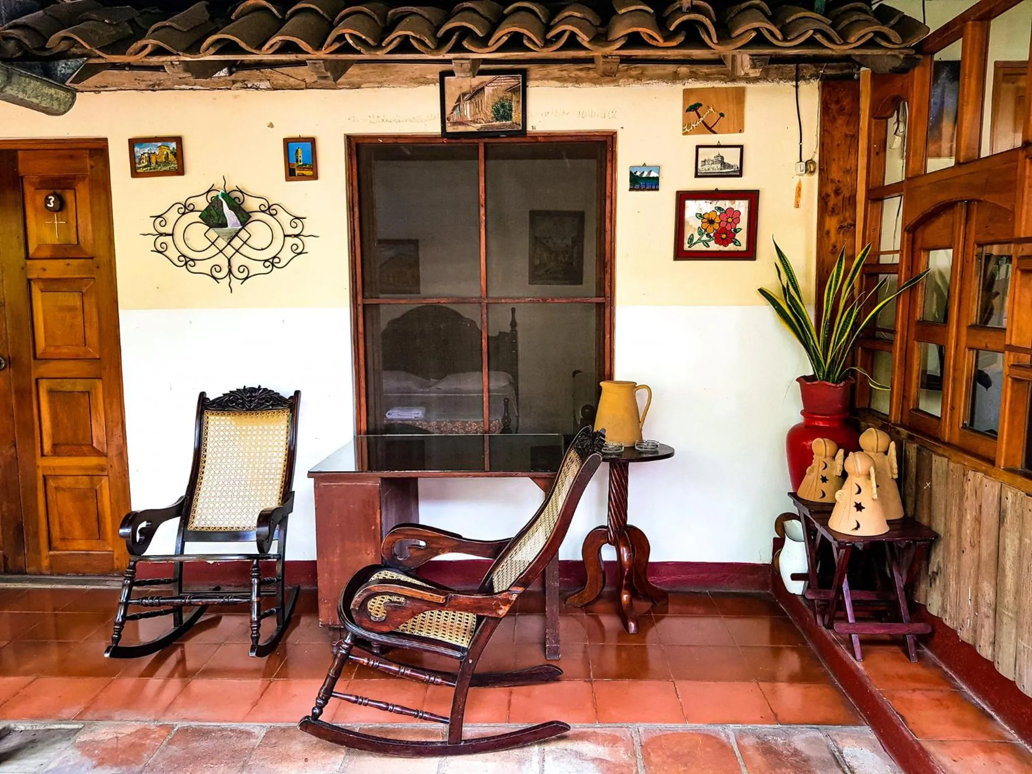 Property building in Casa de Los Berrios