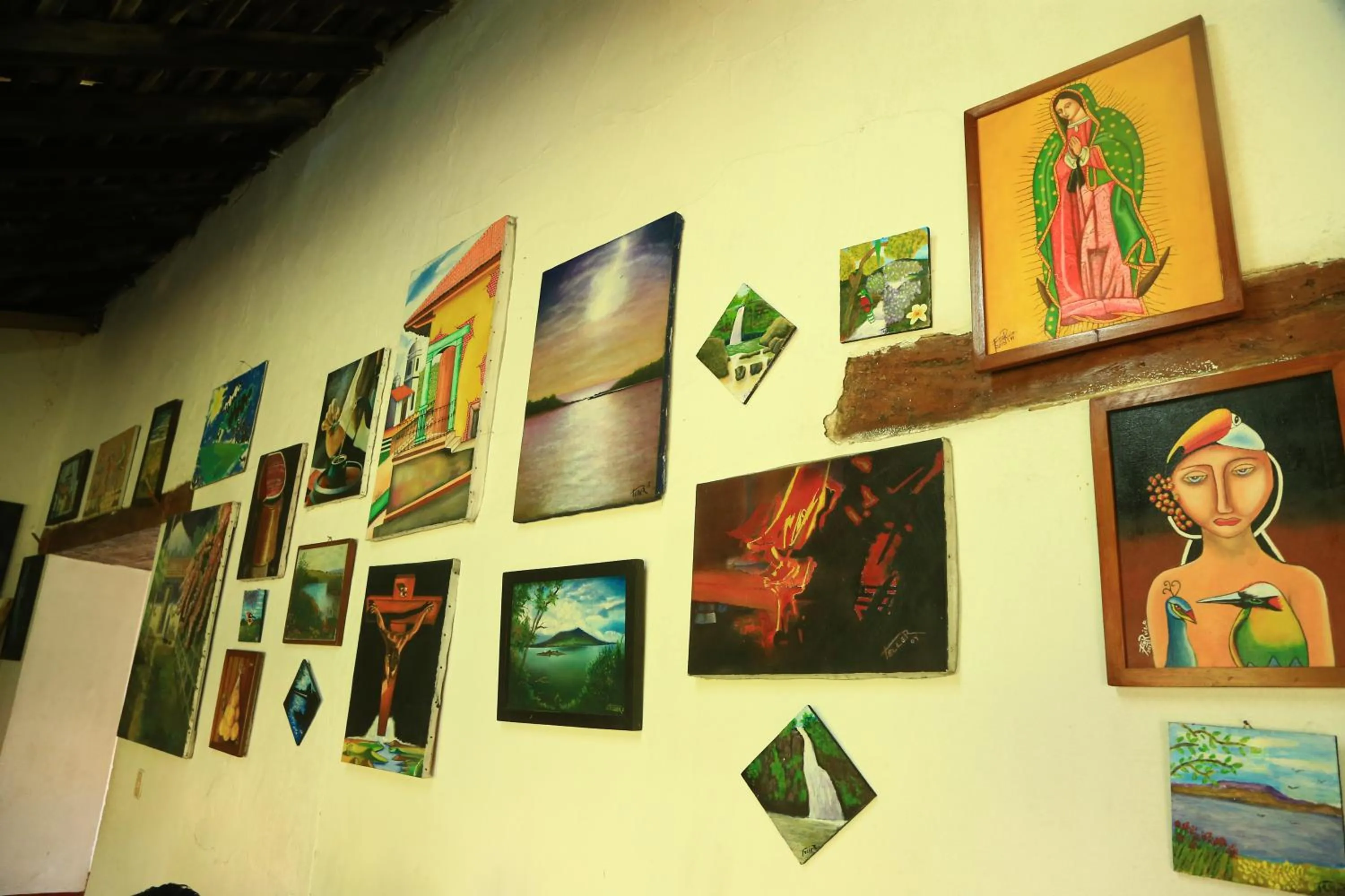 Property building in Casa de Los Berrios