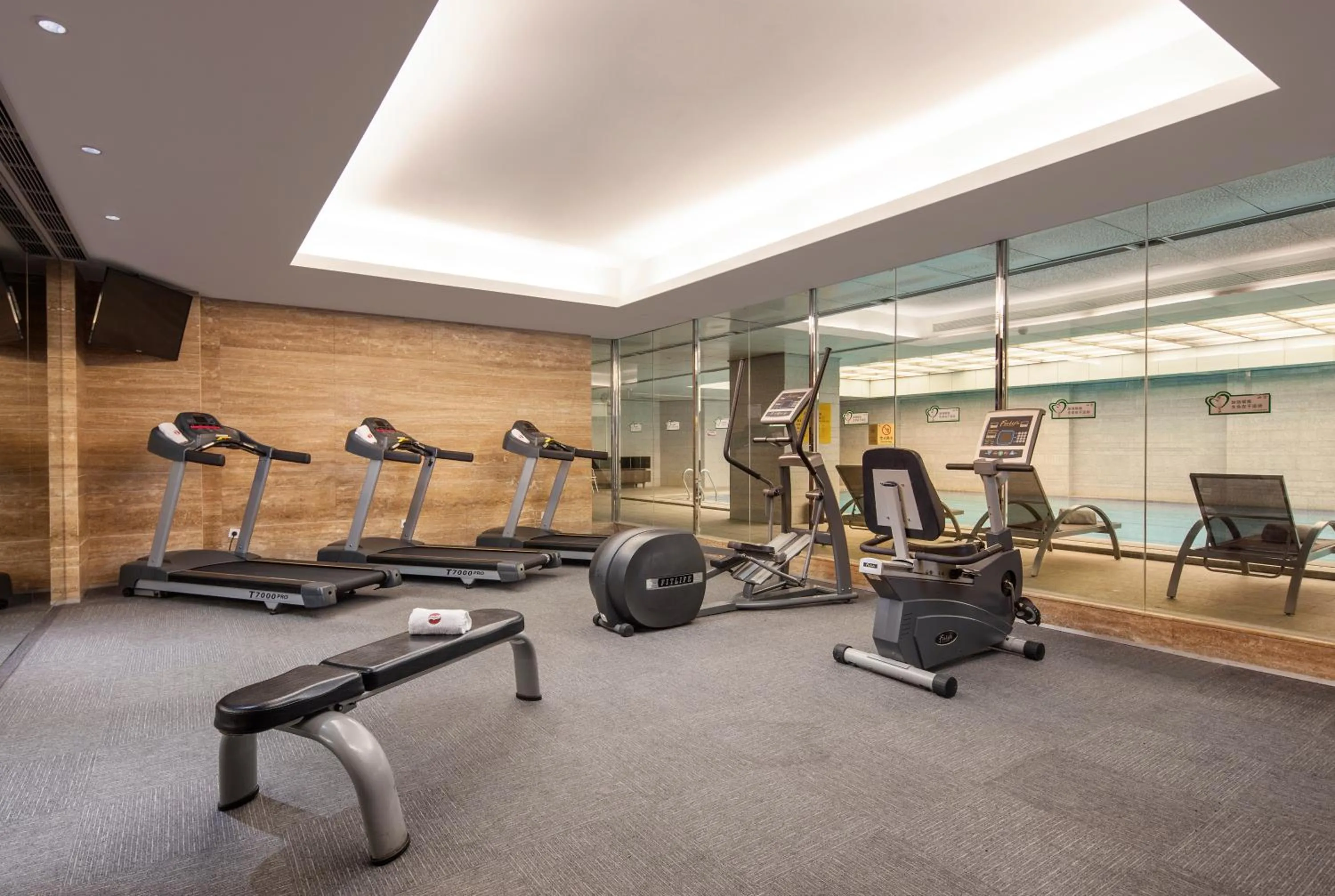 Fitness centre/facilities in Ramada Plaza Qiandeng Kunshan