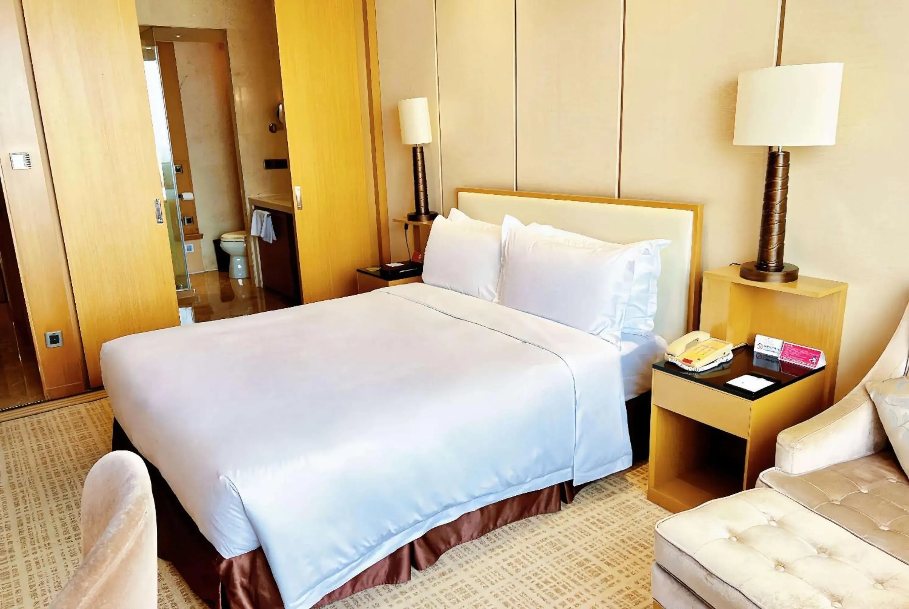 Superior Queen Room - Smoking in Ramada Plaza Qiandeng Kunshan Superior Queen Room - Smoking in Ramada Plaza Qiandeng Kunshan