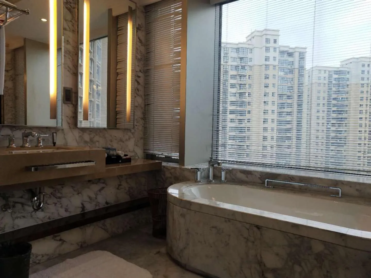 Bath in Ramada Plaza Qiandeng Kunshan