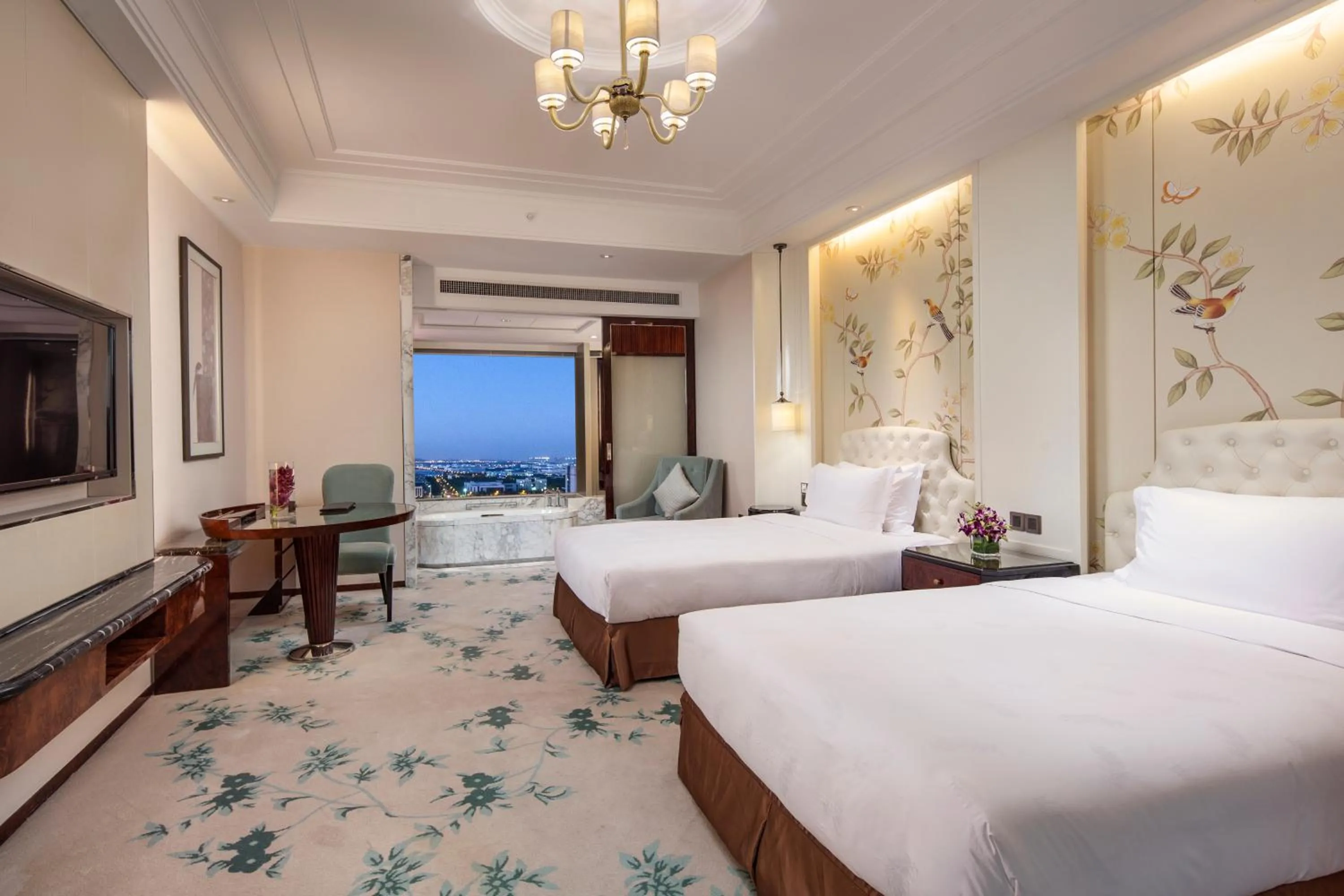 Photo of the whole room, Bed in Ramada Plaza Qiandeng Kunshan