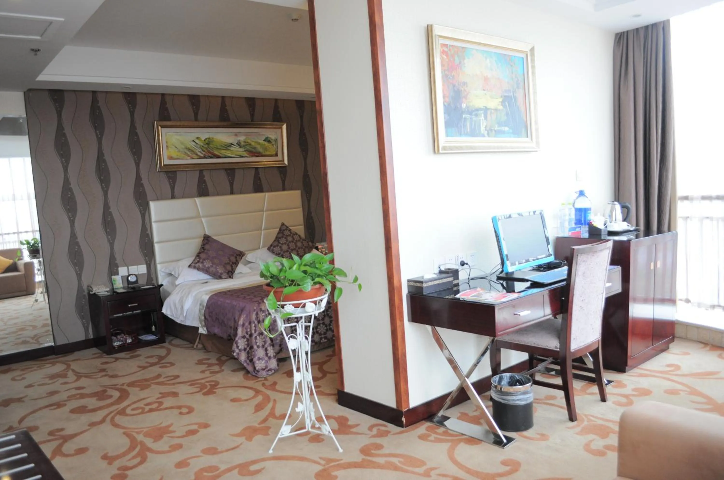 Bed in Ramada Linyi North