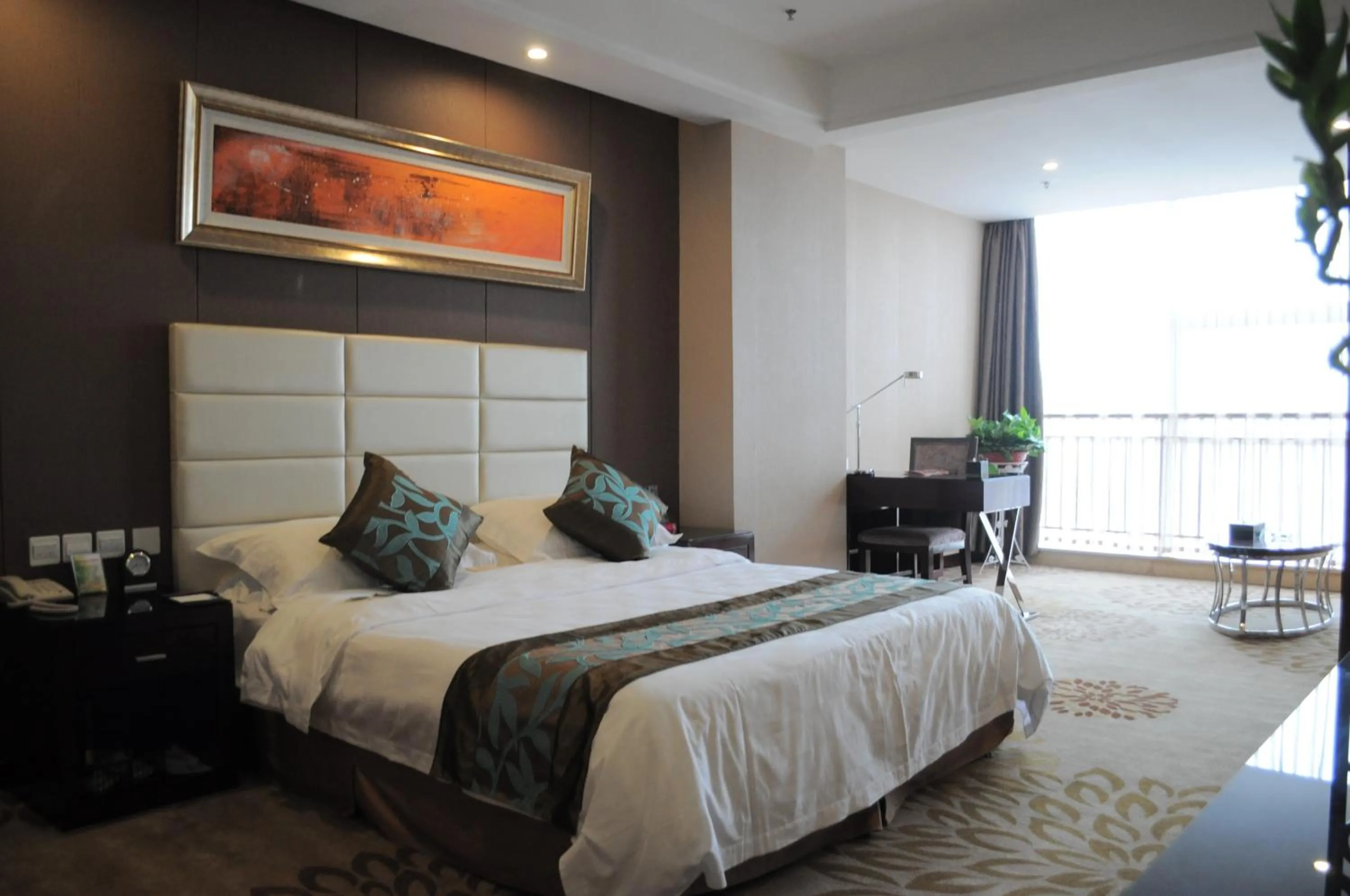 Bed in Ramada Linyi North