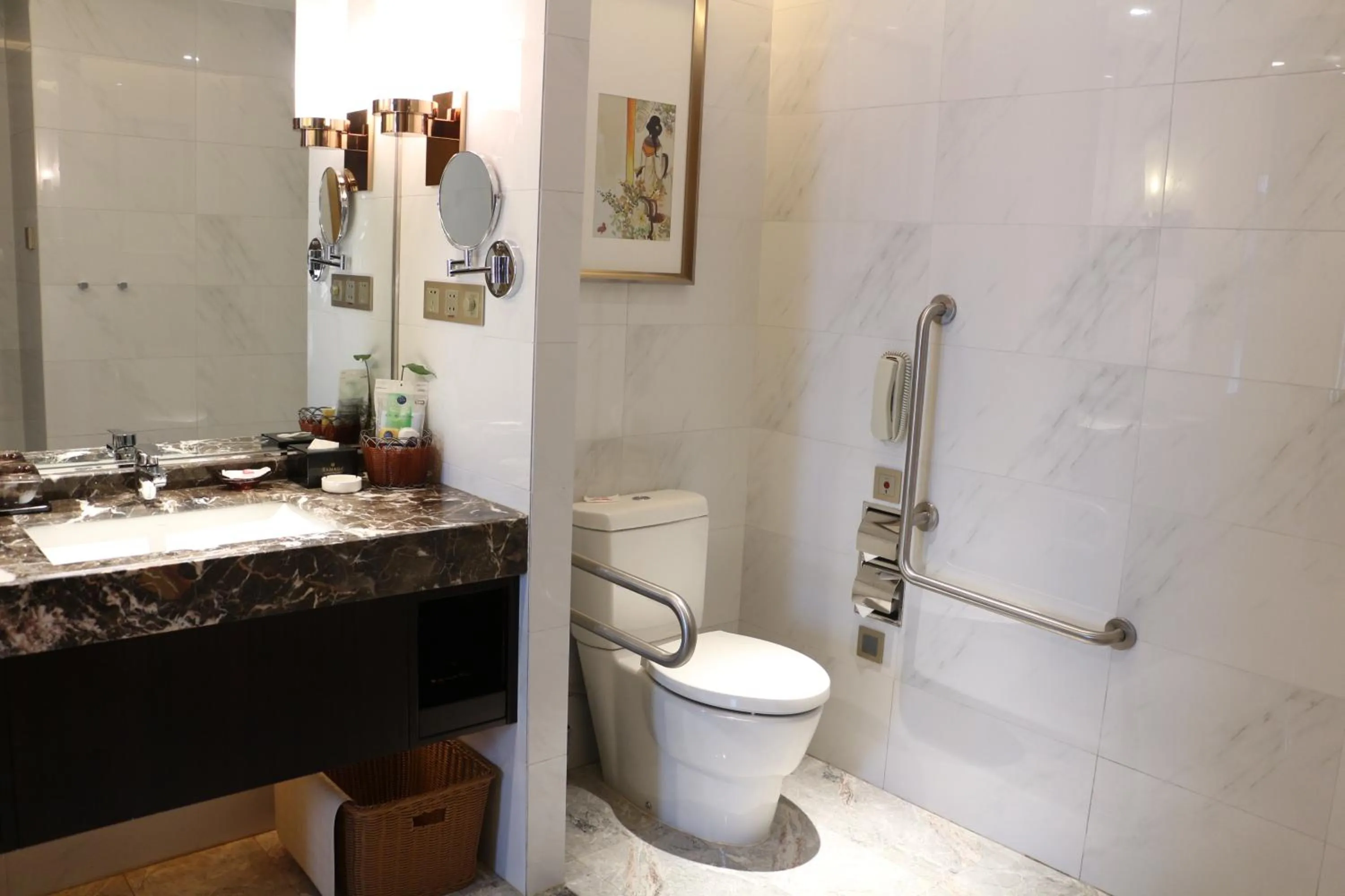 Ramada Yiyang Taojiang