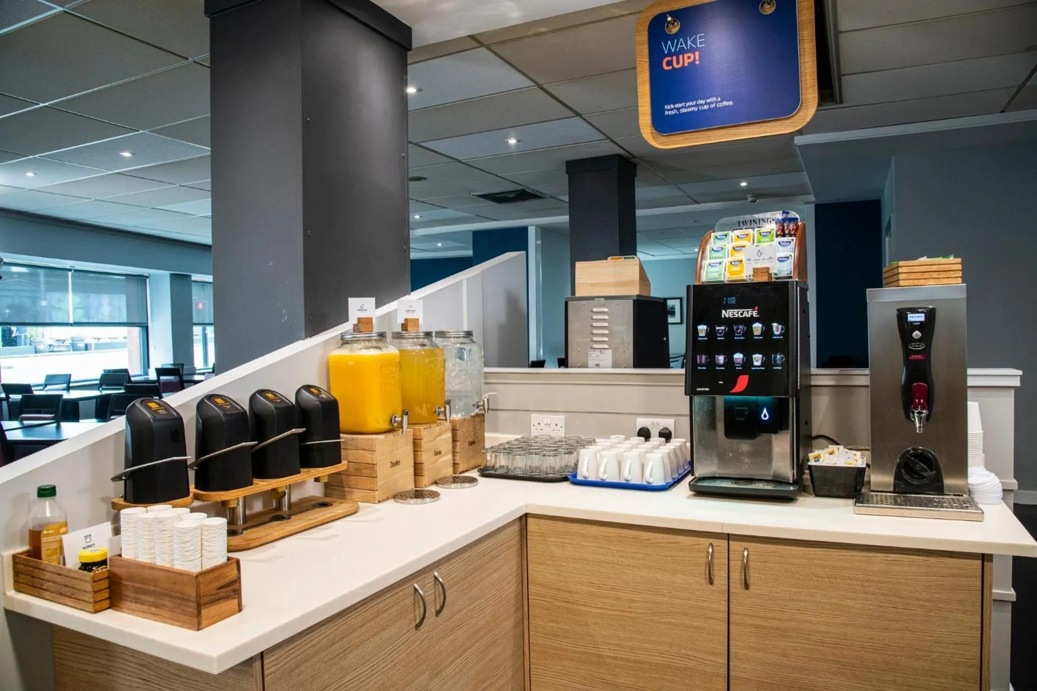 Restaurant/places to eat in Holiday Inn Express - Glasgow - City Ctr Riverside by IHG