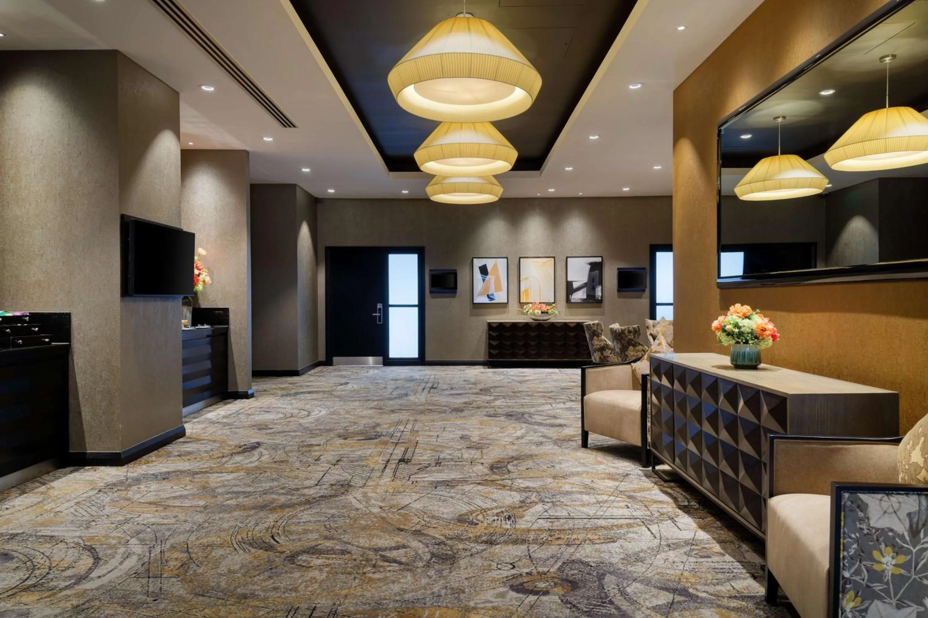 Lobby or reception in DoubleTree by Hilton Woking