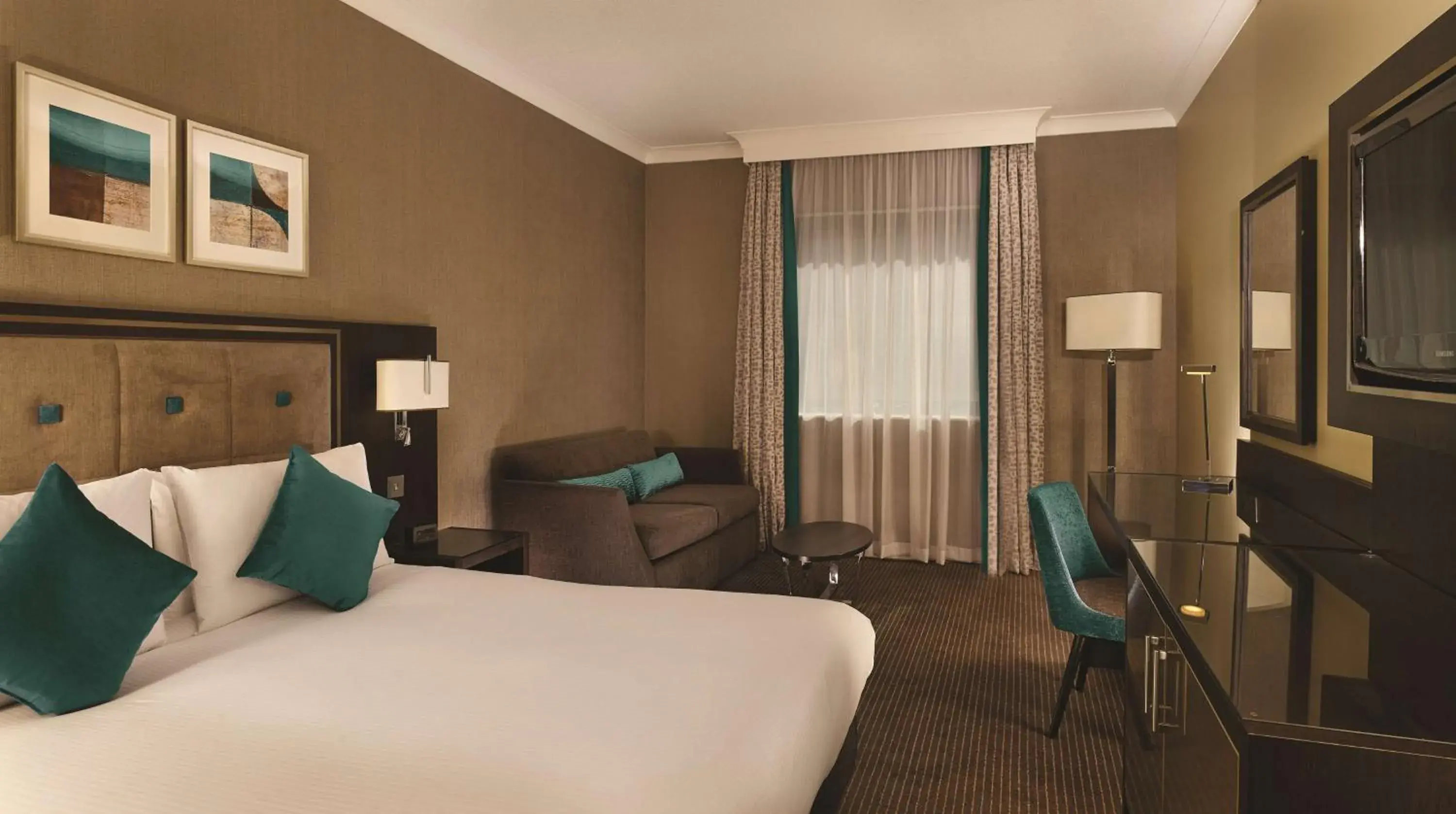 Bedroom, Bed in DoubleTree by Hilton Woking Bedroom, Bed in DoubleTree by Hilton Woking