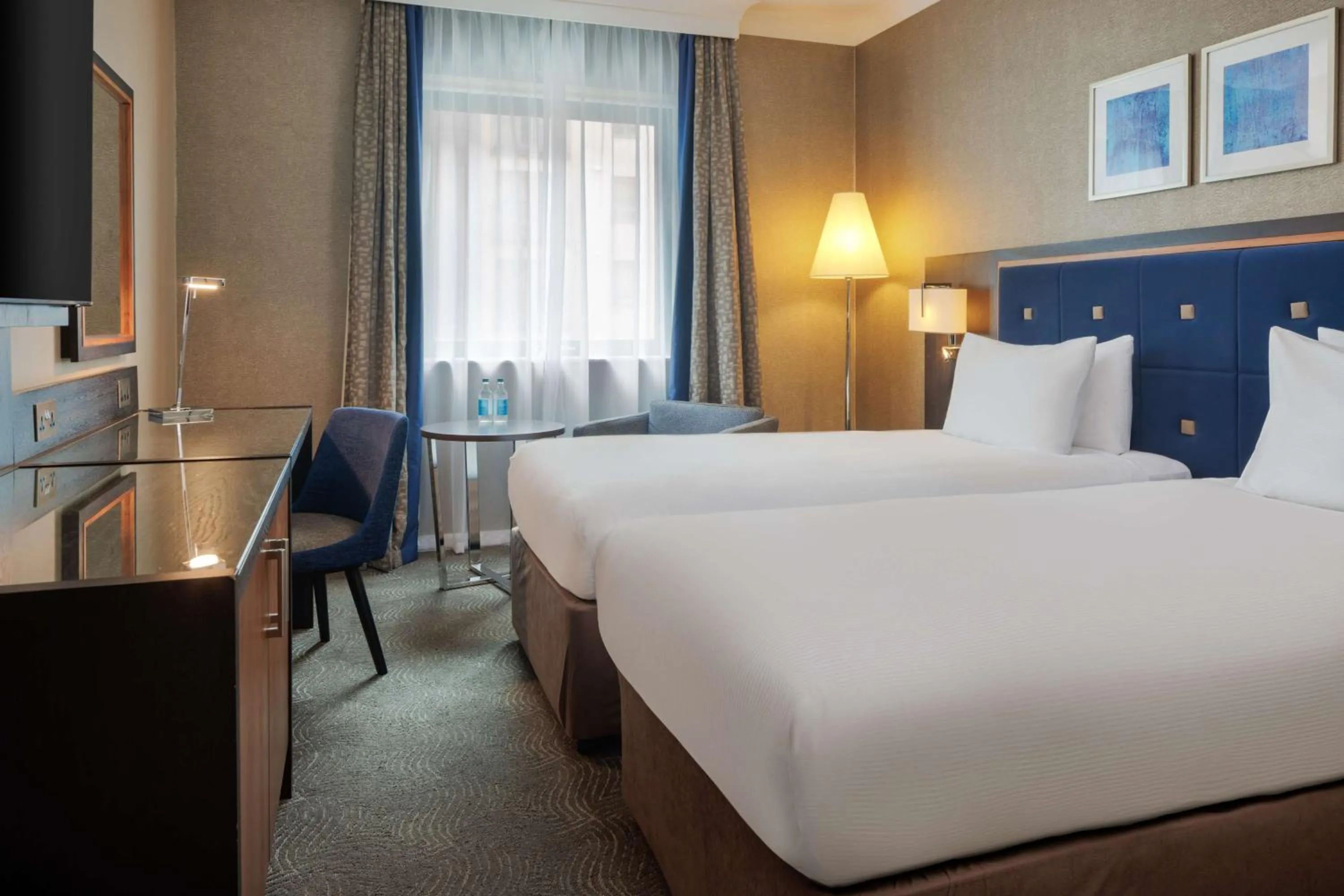 Bed in DoubleTree by Hilton Woking