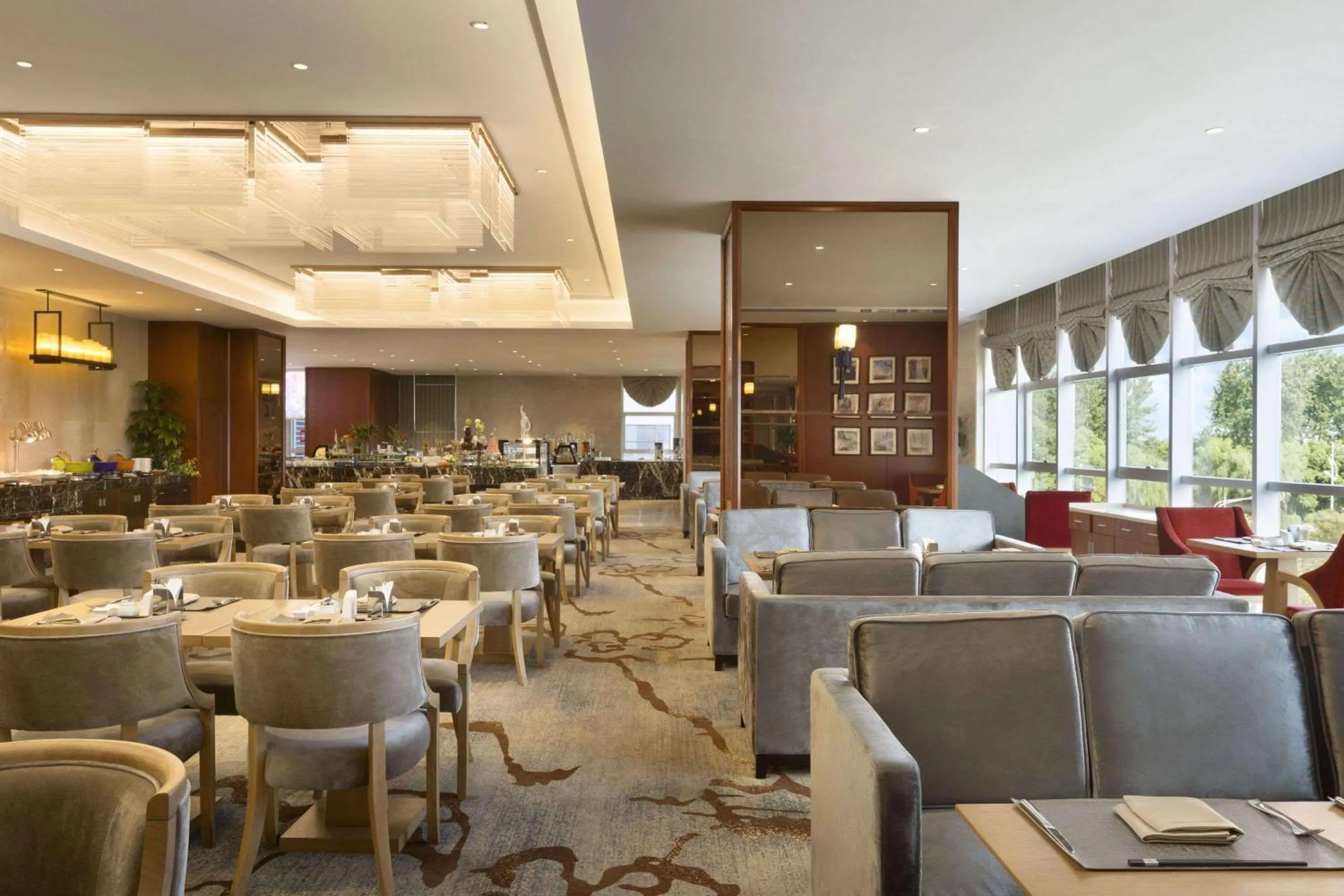 Restaurant/places to eat in Ramada Jiaxing