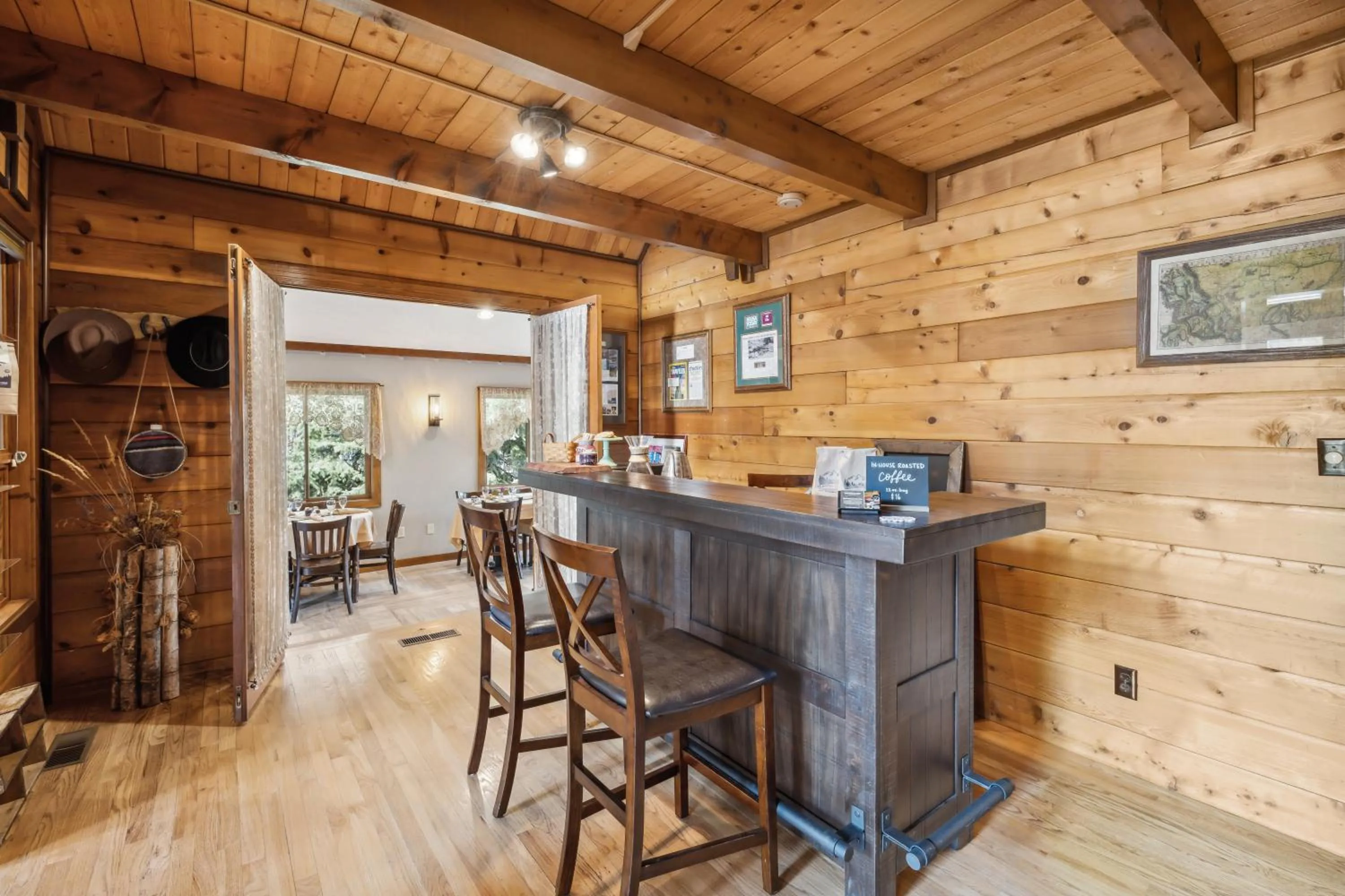 Dining area in Good Medicine Lodge