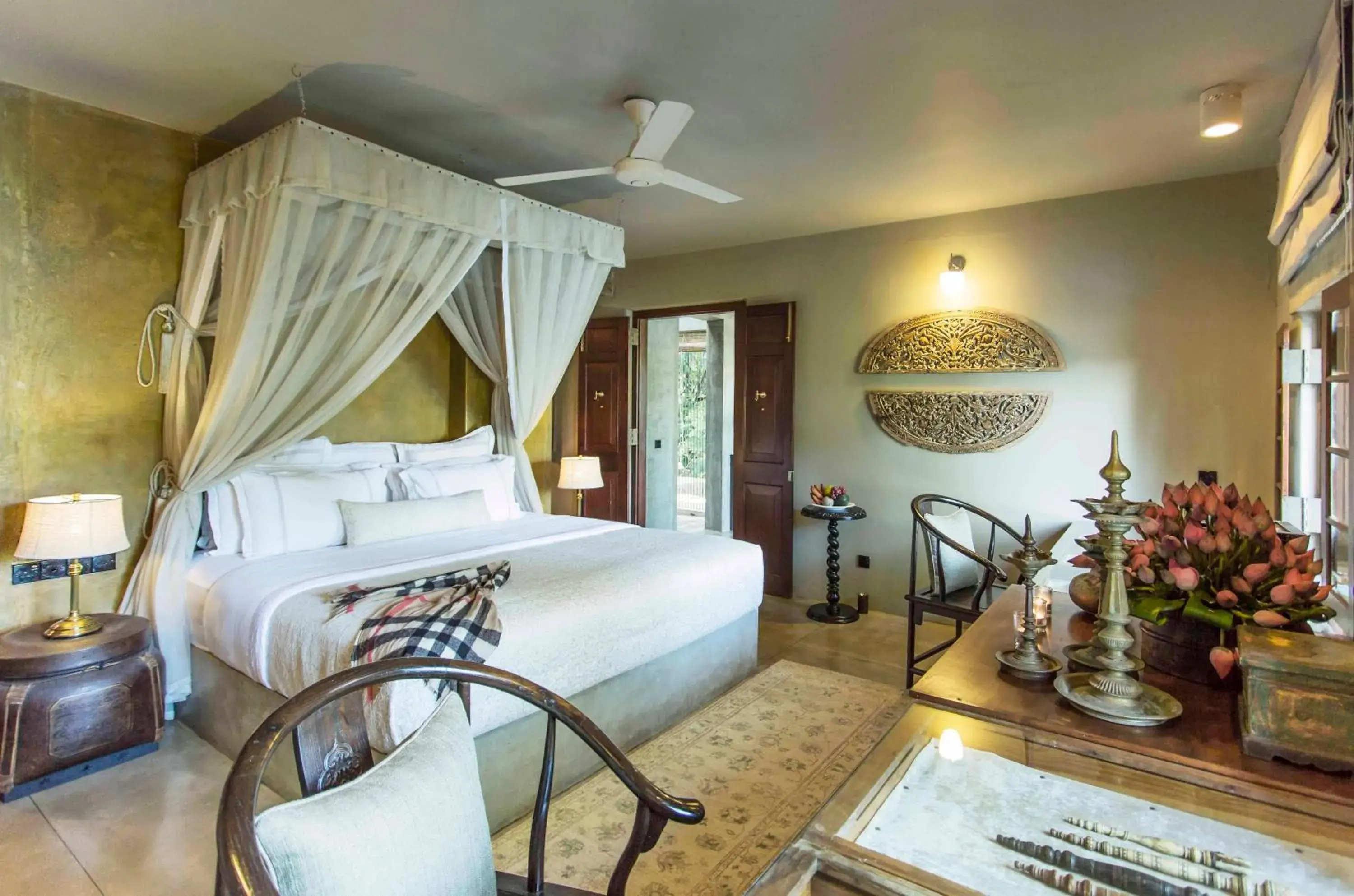 Lake view, Bed in The Hermitage by Edwards Collection Lake view, Bed in The Hermitage by Edwards Collection