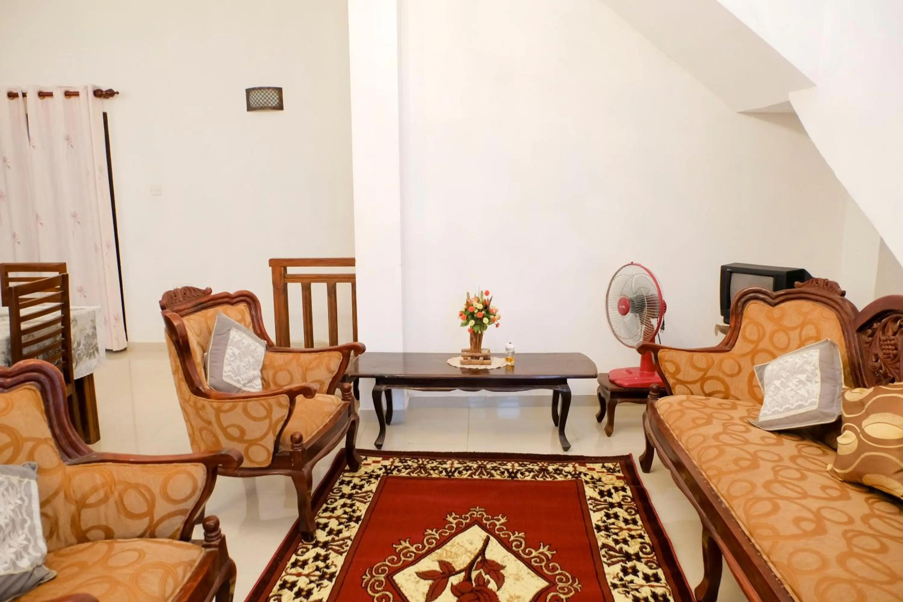 Communal lounge/ TV room in Southern Comforts - Galle Fort