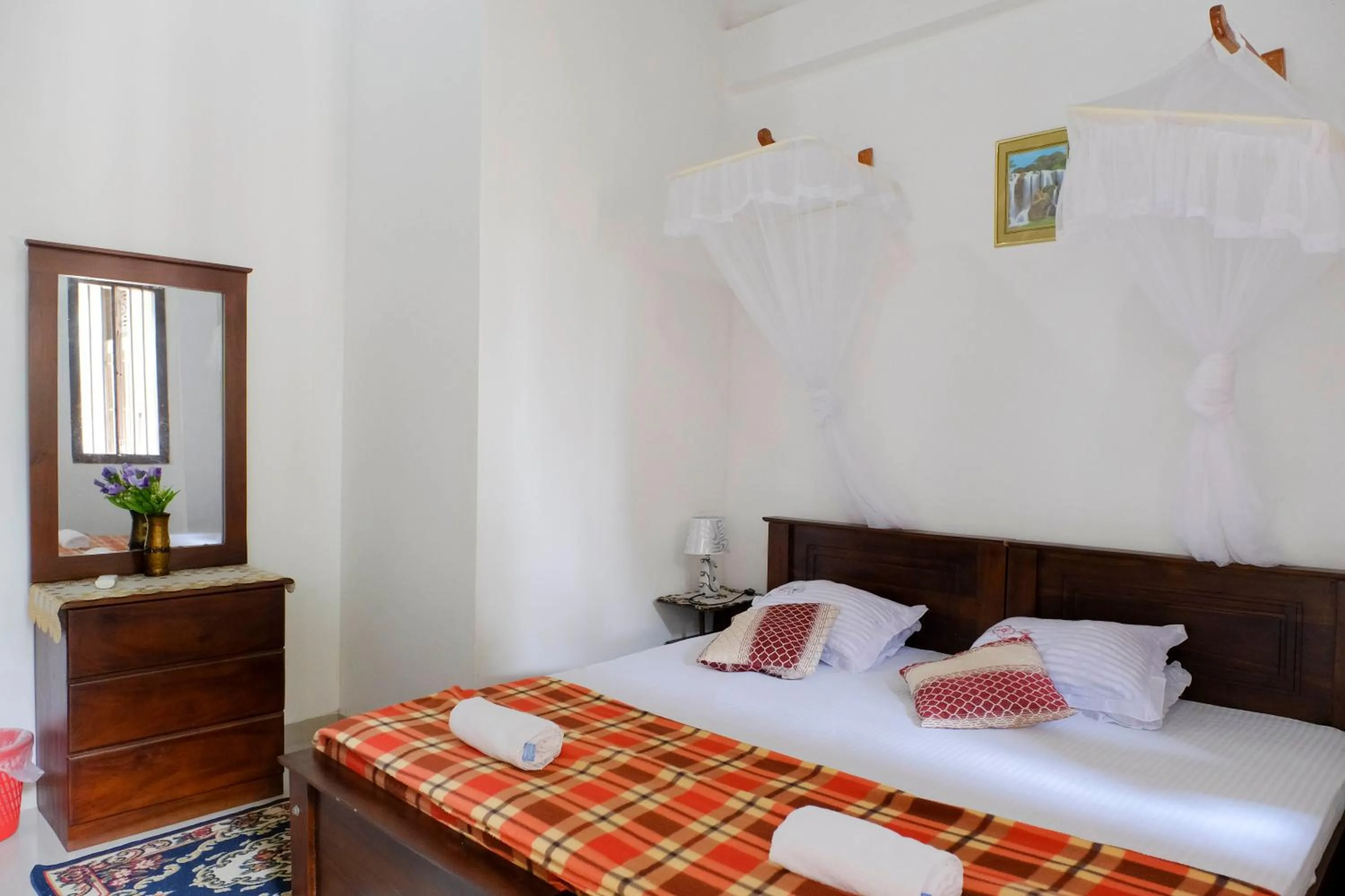 Decorative detail, Bed in Southern Comforts - Galle Fort