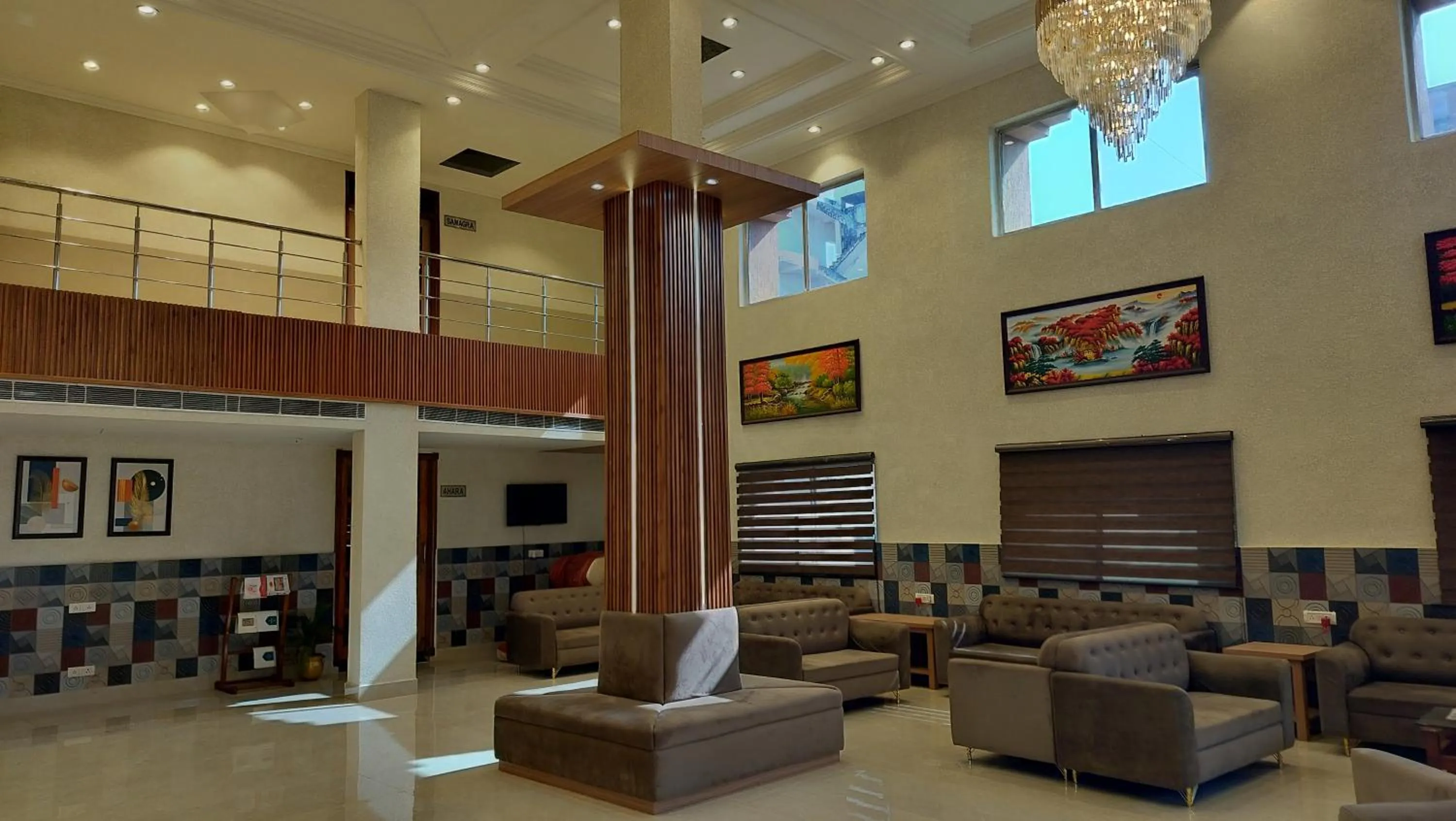 Communal lounge/ TV room in The Rajgir Residency