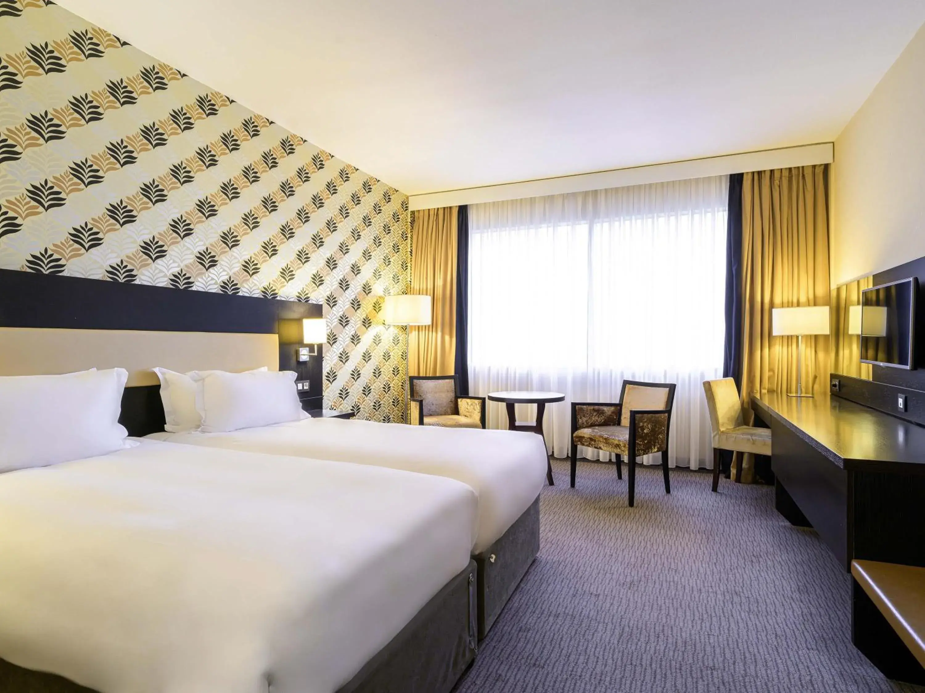 Bedroom, Bed in Mercure Antwerp City South Bedroom, Bed in Mercure Antwerp City South