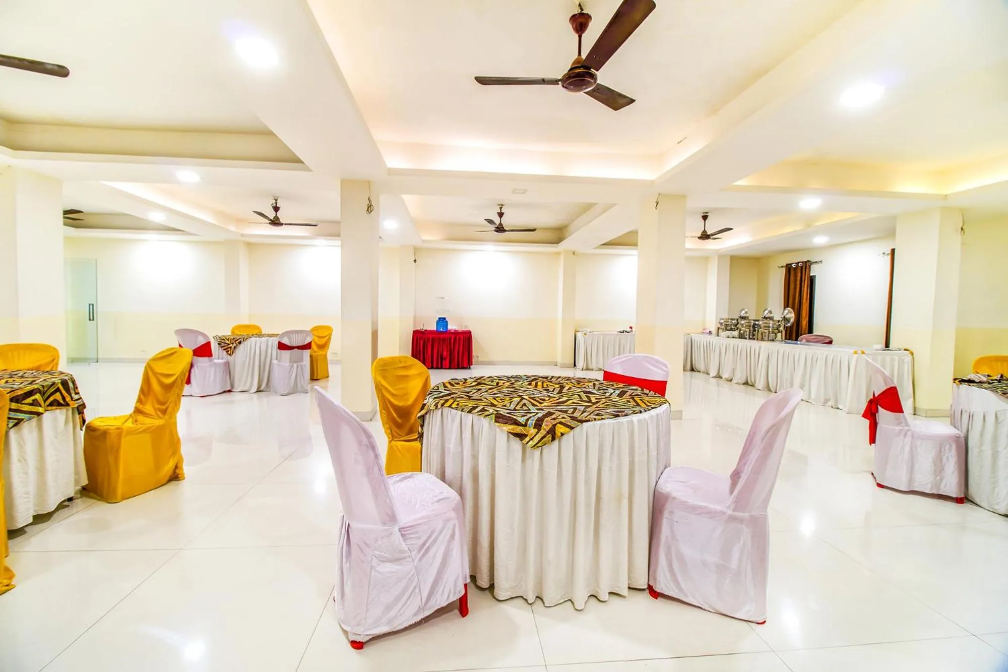 Dining area in FabHotel Prime President- Bhopal Railway Station