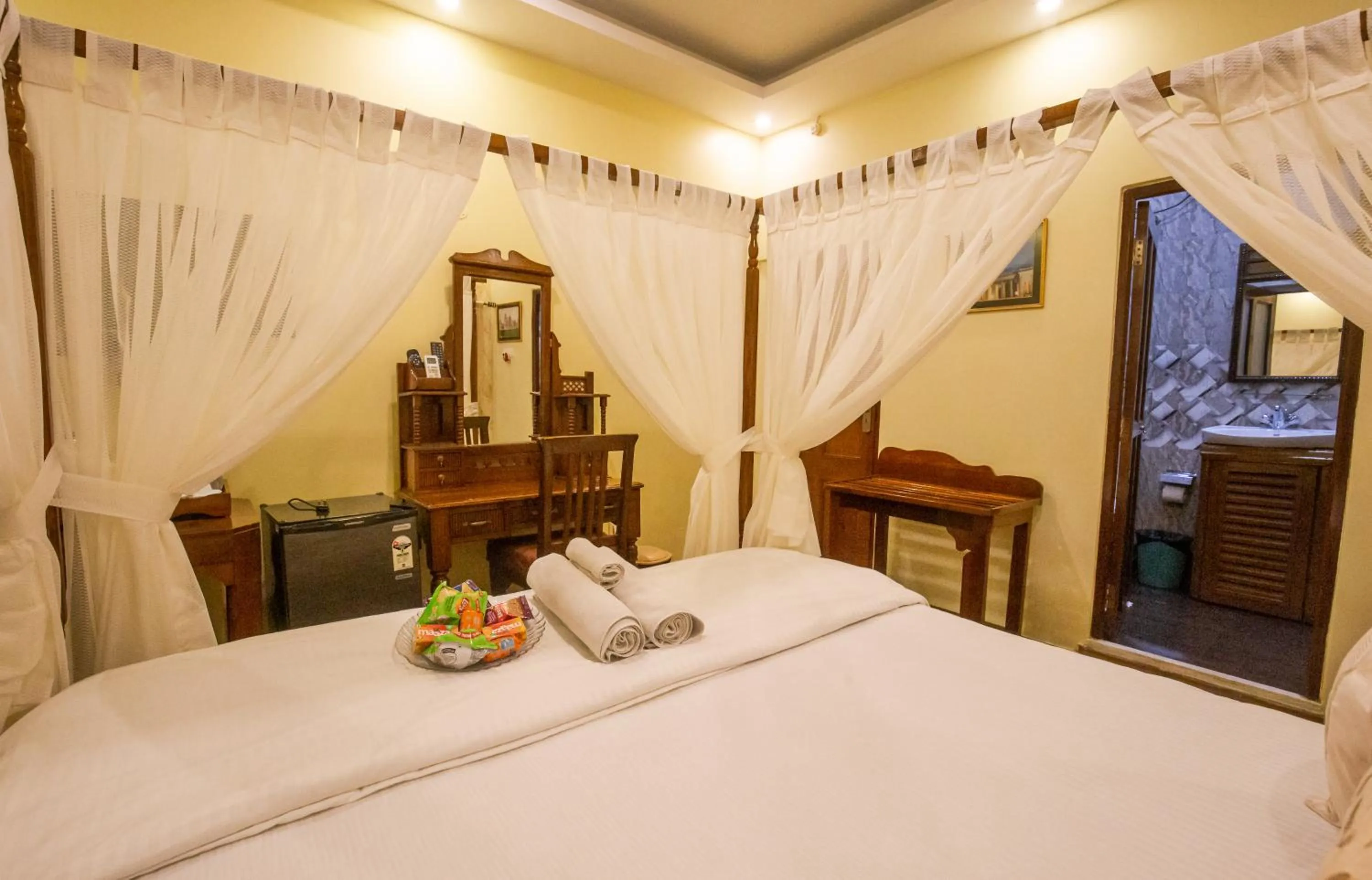 Photo of the whole room, Bed in Hotel Cecil