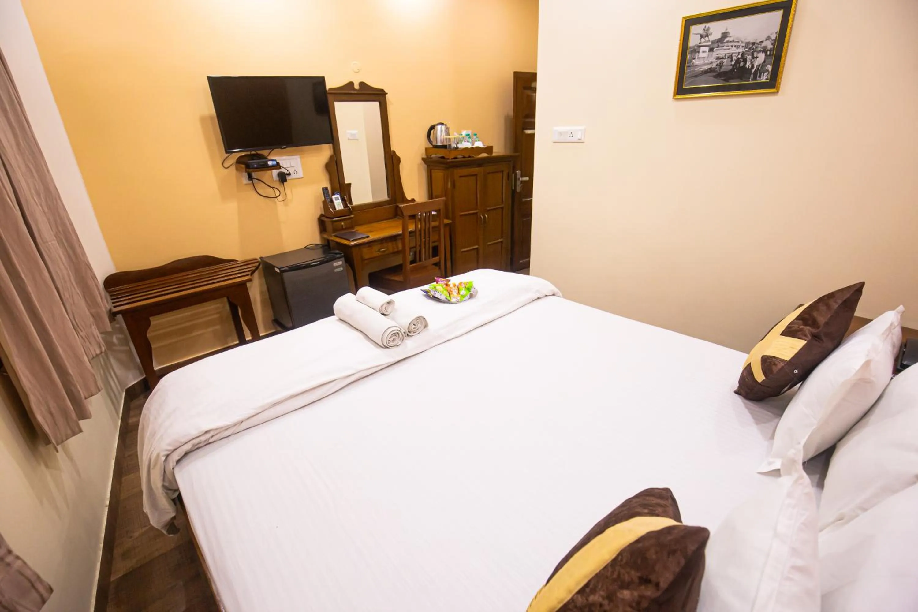 Photo of the whole room, Bed in Hotel Cecil