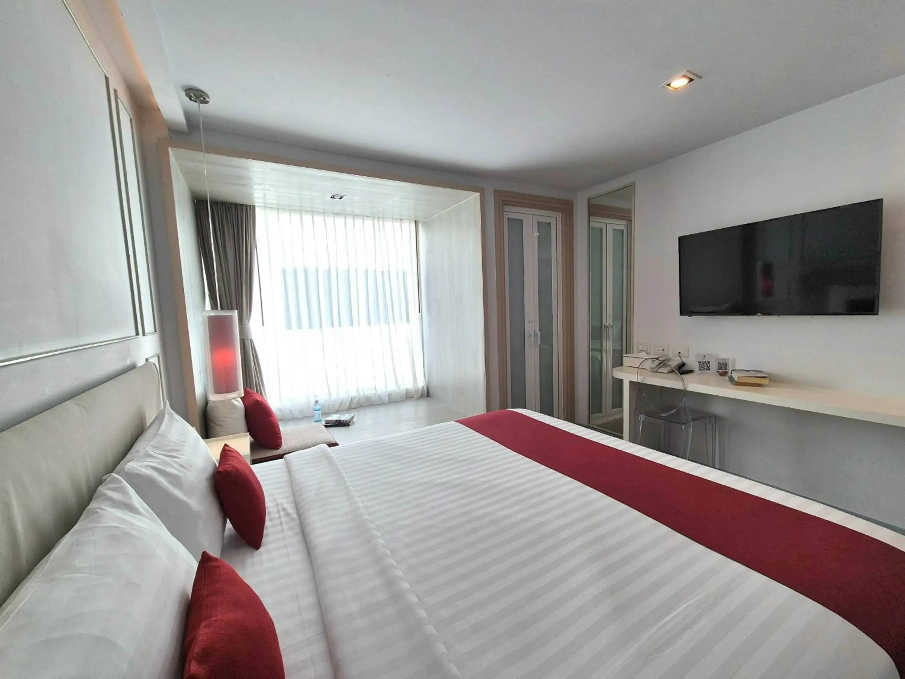Bed in The Bloc Hotel Phuket - SHA Extra Plus Bed in The Bloc Hotel Phuket - SHA Extra Plus