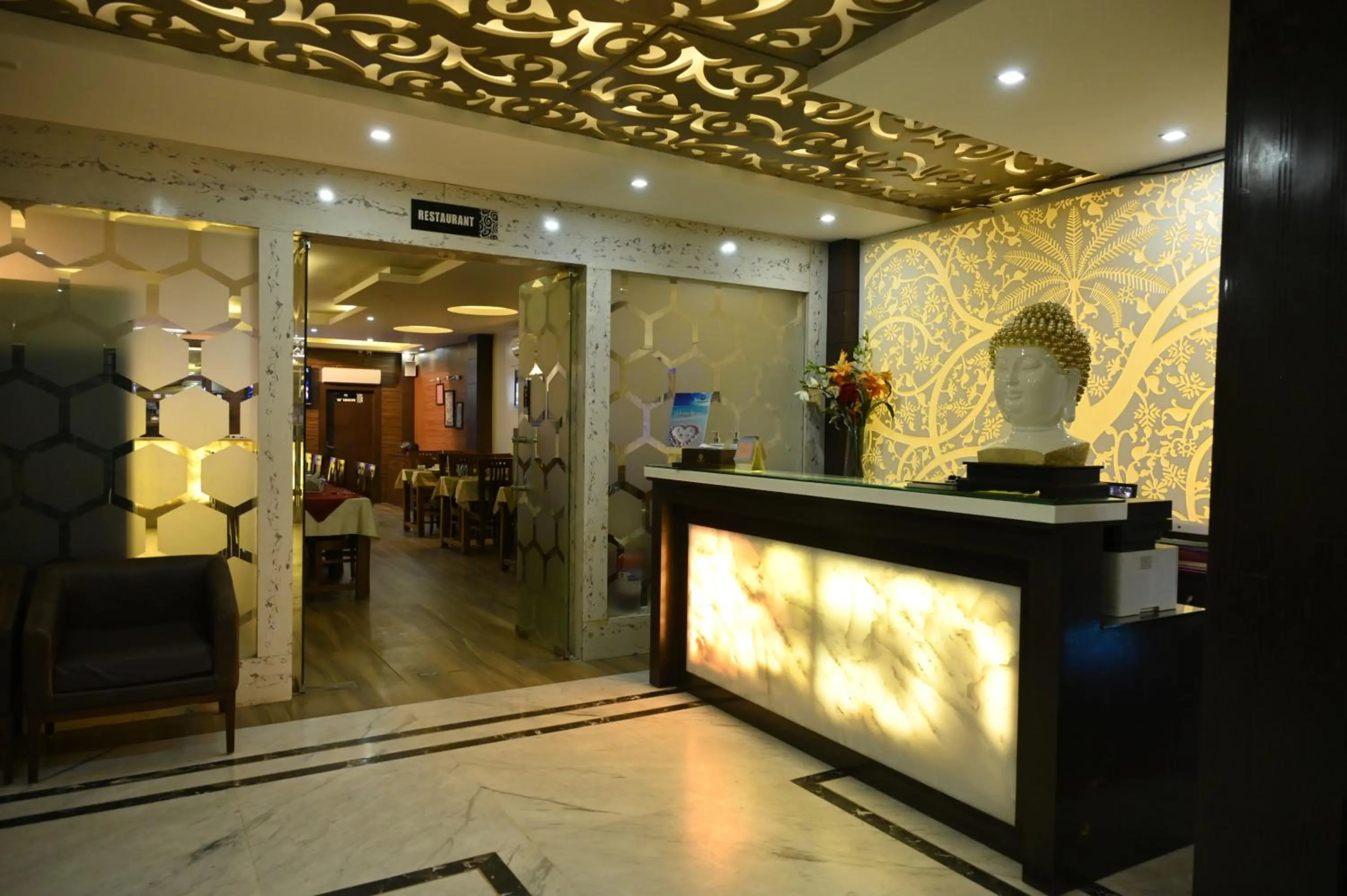 Restaurant/places to eat in Hotel DH