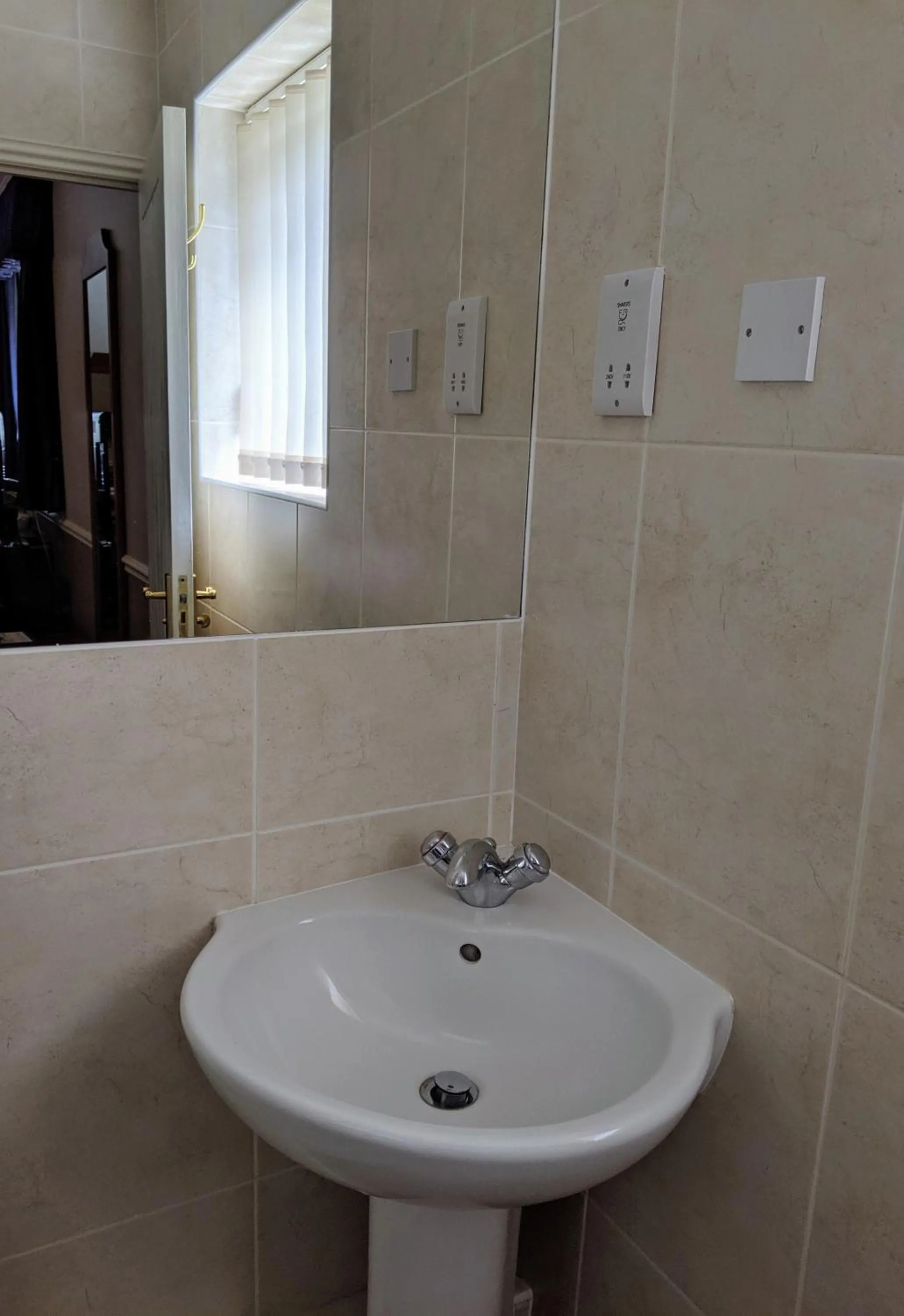 Bathroom in London Beach Country Hotel & Golf Club