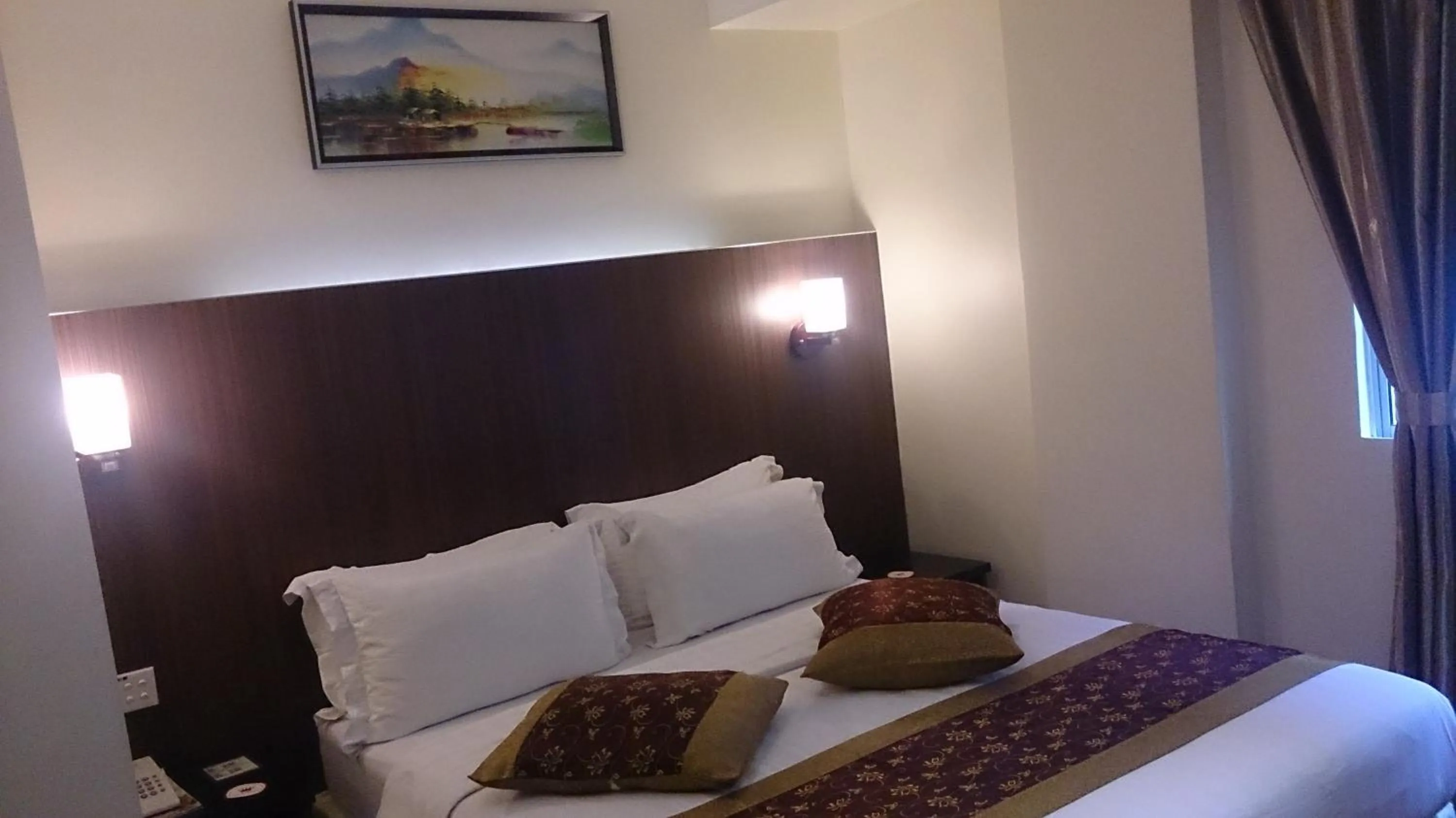 Bedroom, Bed in Hotel & Apartment Ambassador 3