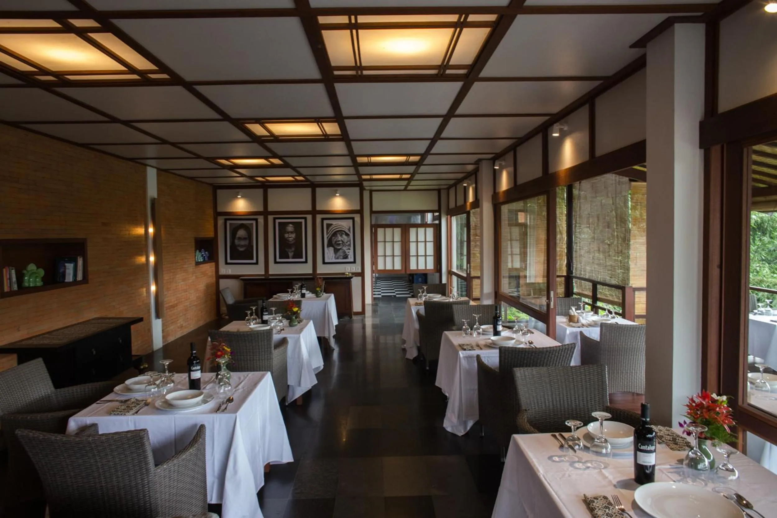 Restaurant/places to eat in Suarapura Resort & Spa