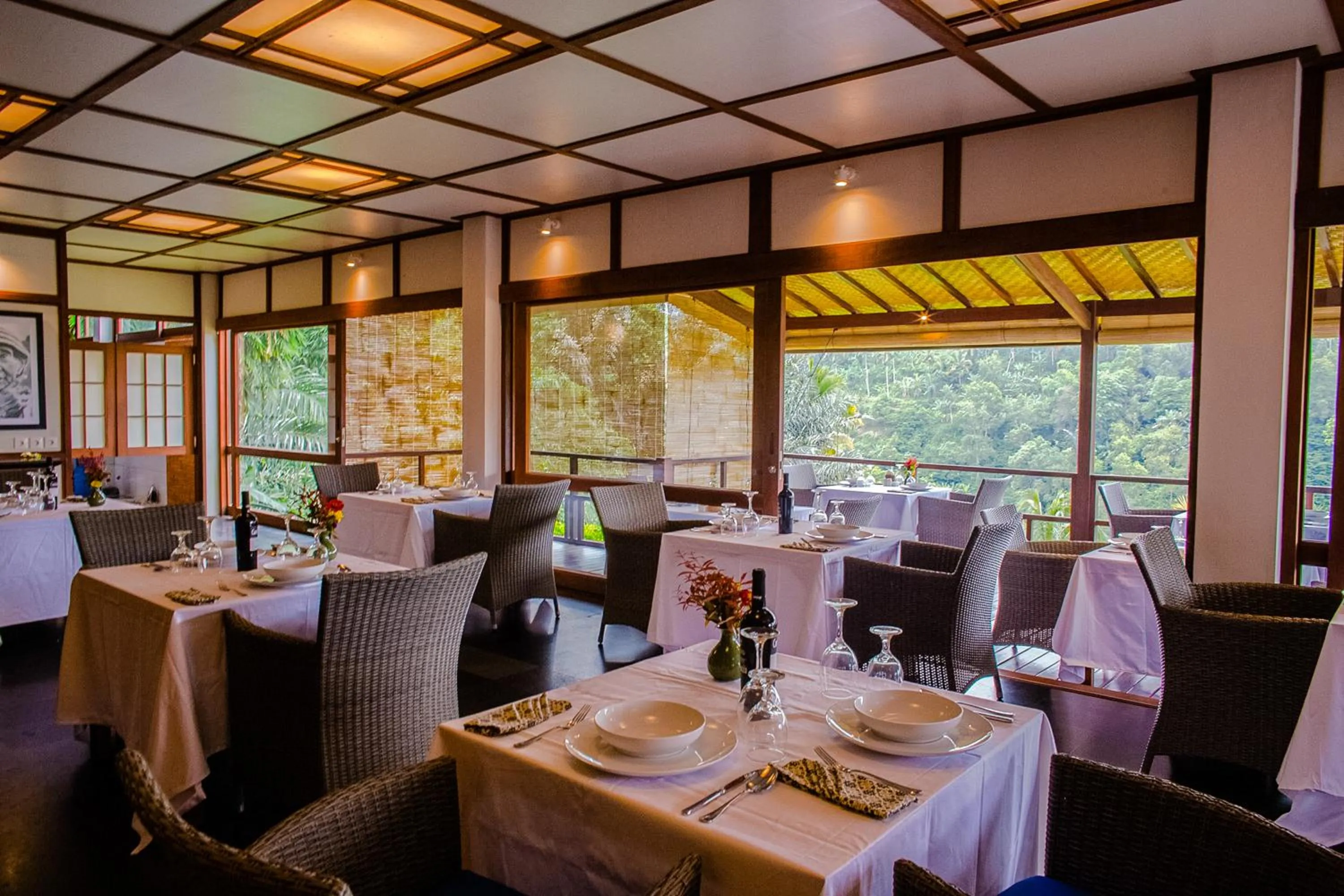 Restaurant/places to eat in Suarapura Resort & Spa