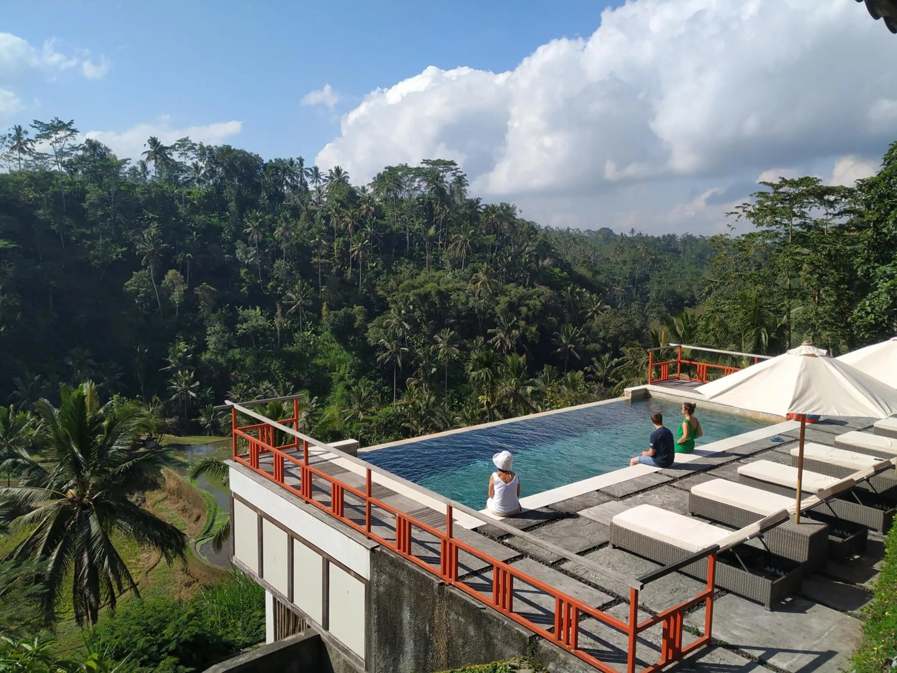 Swimming pool in Suarapura Resort & Spa