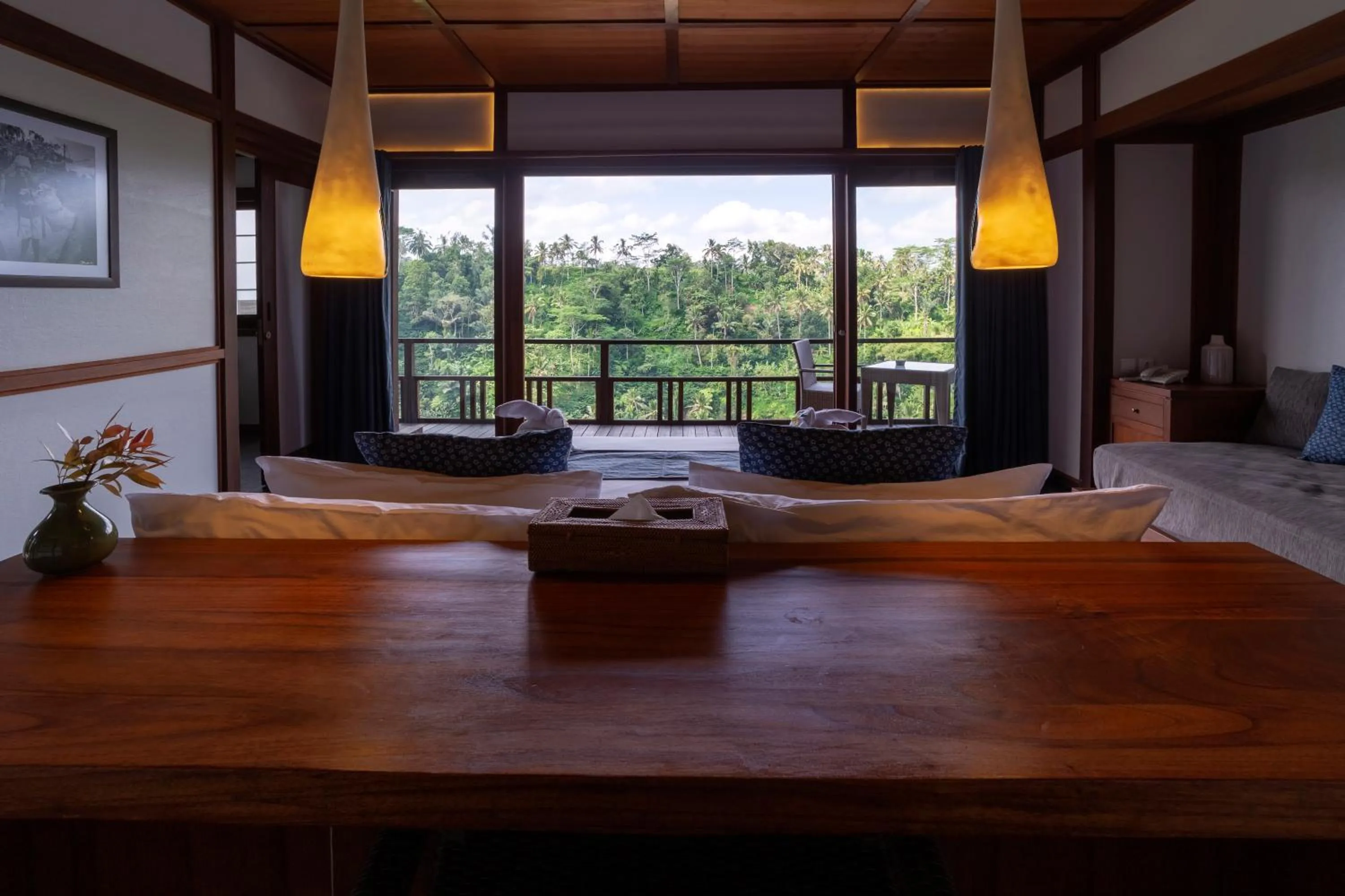 Bed in Suarapura Resort & Spa