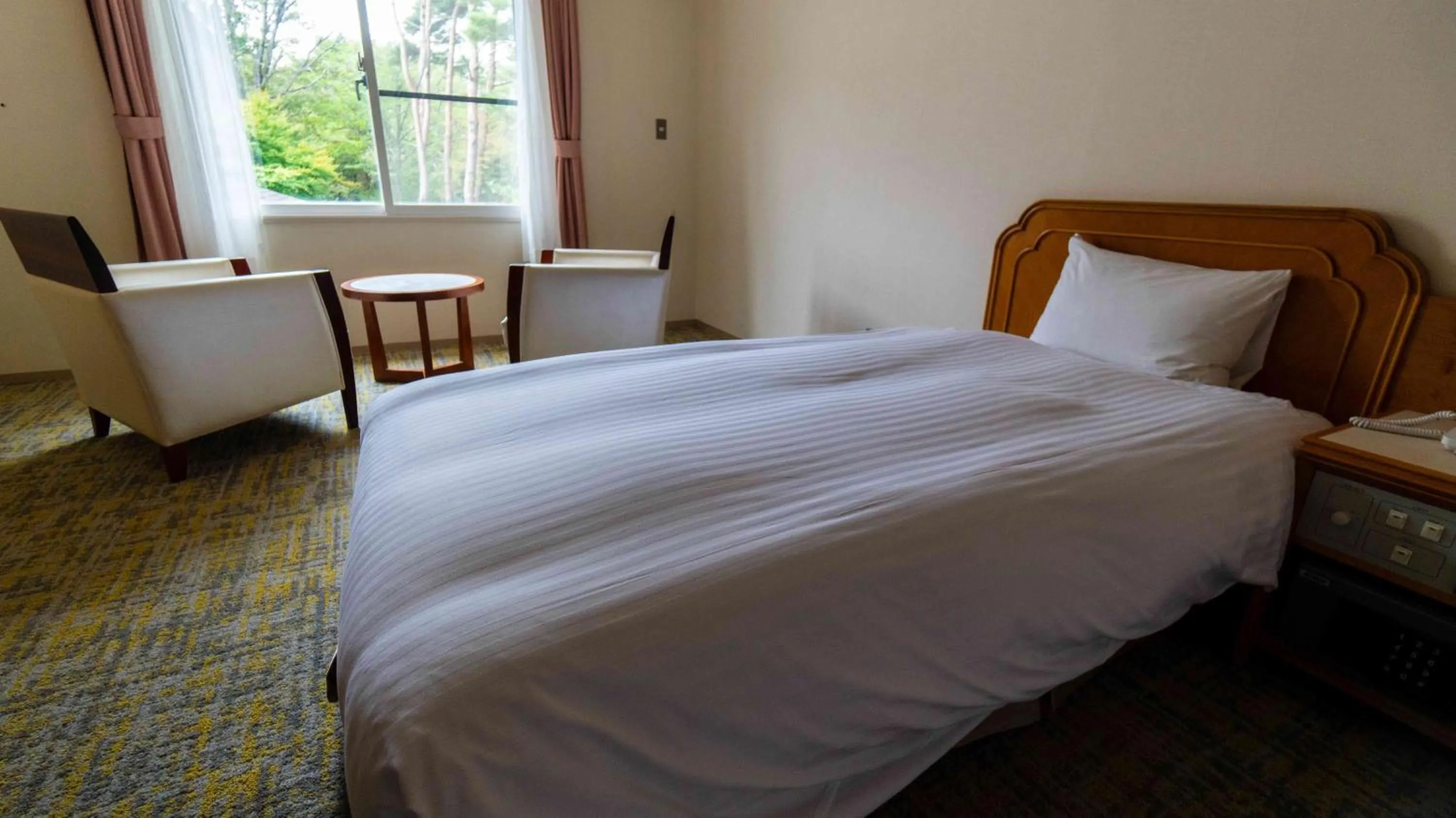 Bedroom, Bed in Motosu Phoenix Hotel