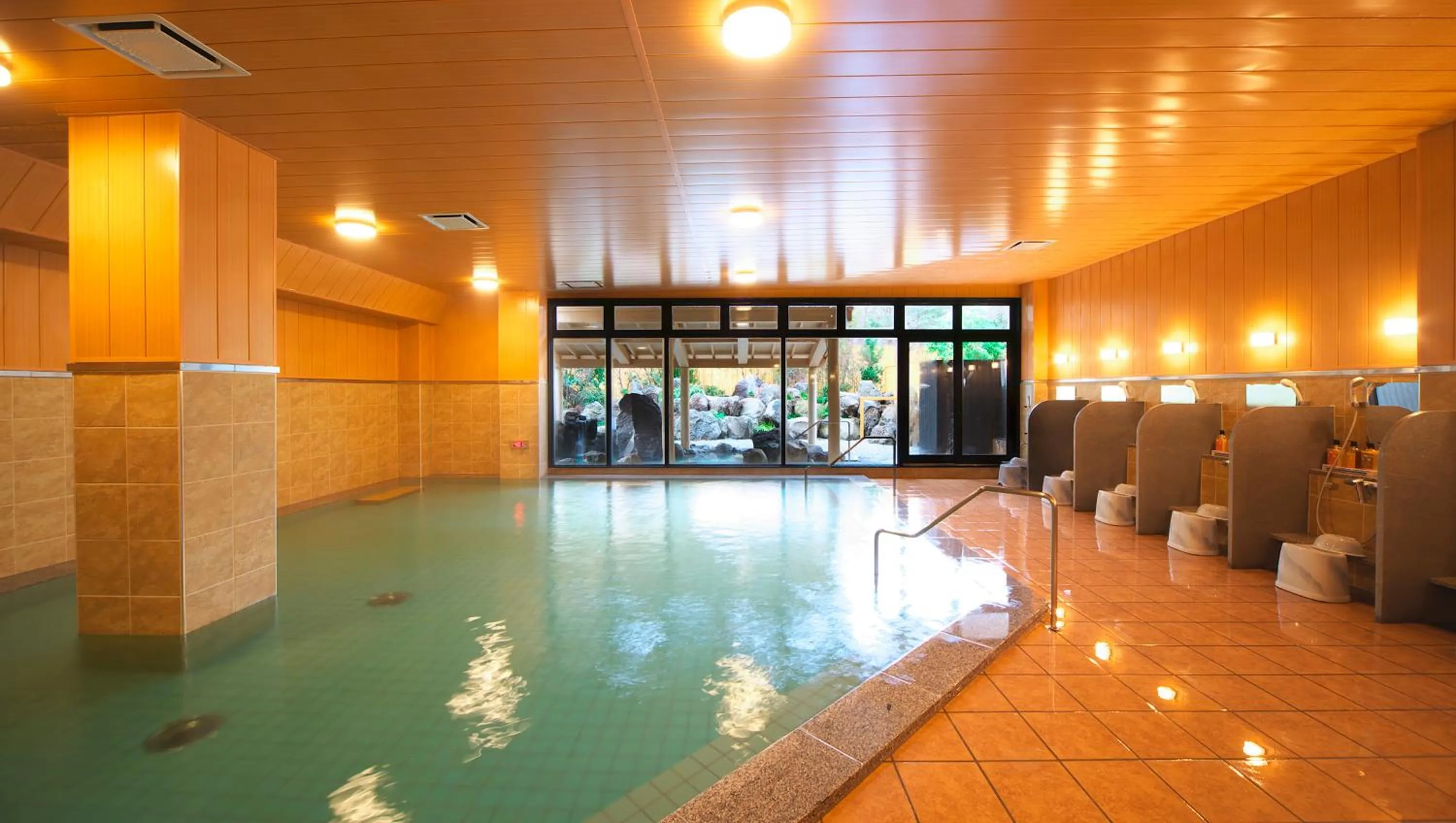 Hot Spring Bath in Motosu Phoenix Hotel