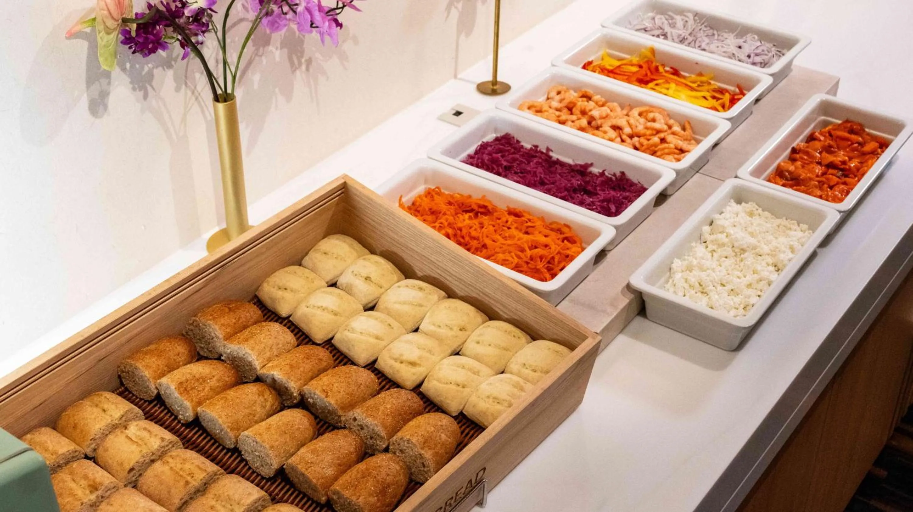 Food and drinks in Motosu Phoenix Hotel