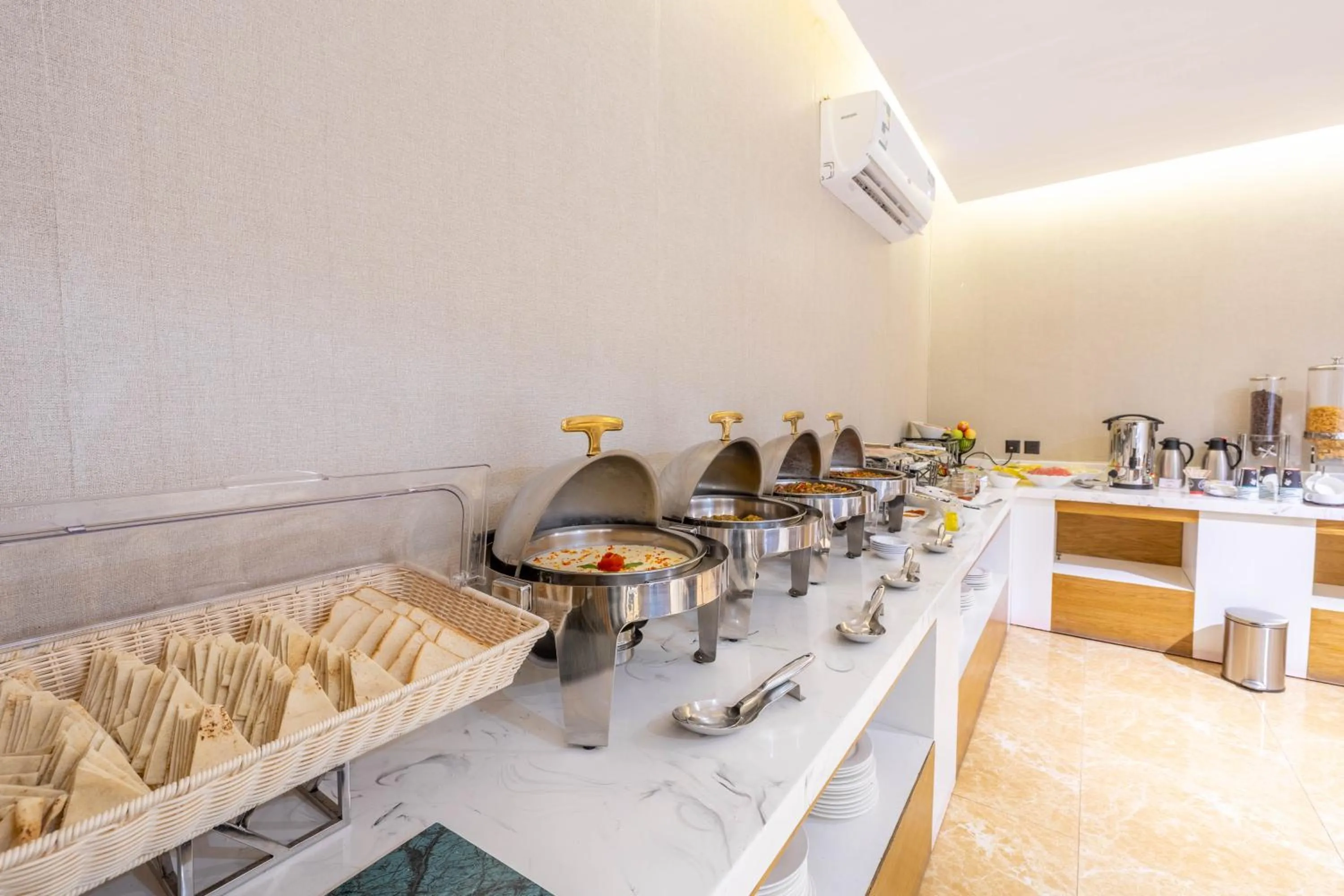 Al Muhaidb Residence Al Takhasossi 1