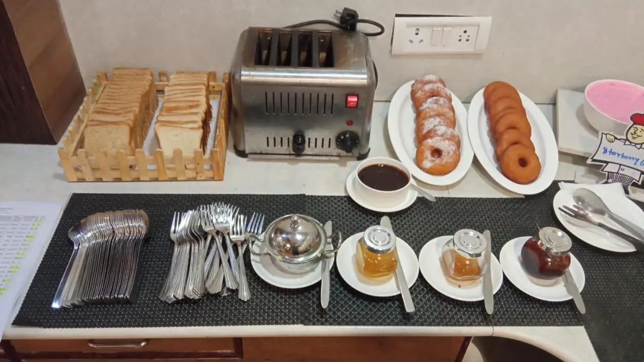 Breakfast in Hotel Mahadev Palace