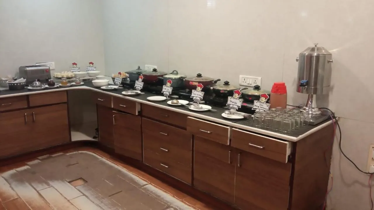 Breakfast in Hotel Mahadev Palace