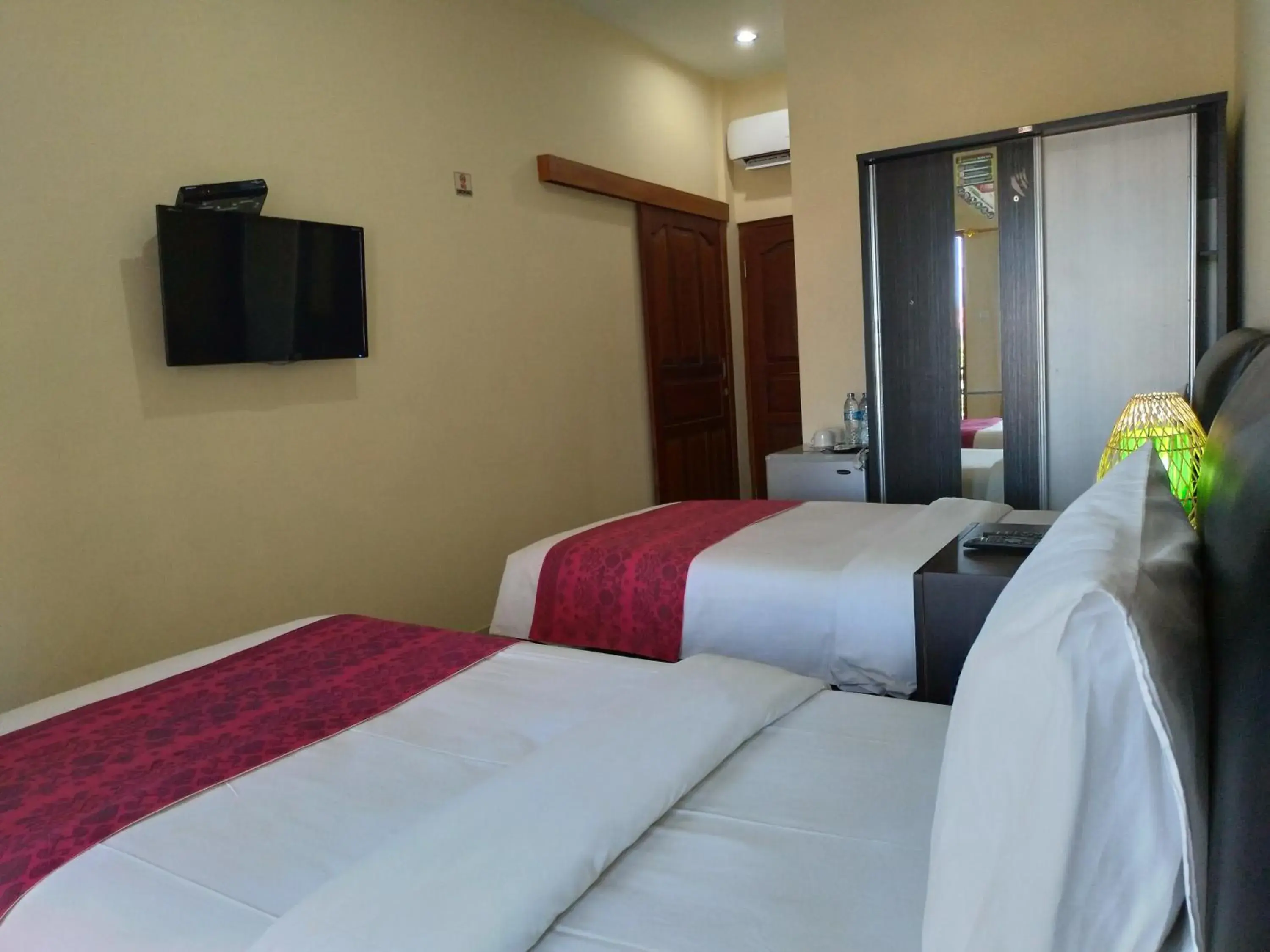 Deluxe Twin Room in Beji Ayu Homestay Deluxe Twin Room in Beji Ayu Homestay