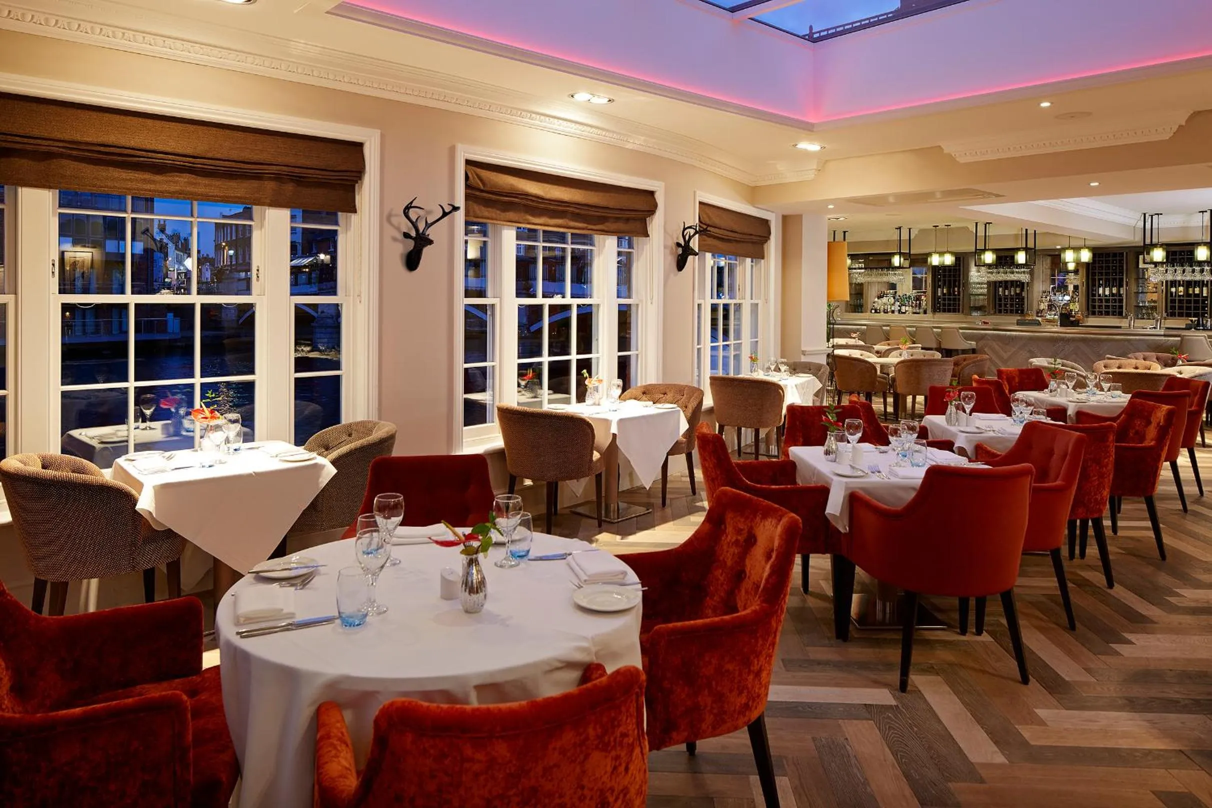 Restaurant/places to eat in Sir Christopher Wren Hotel