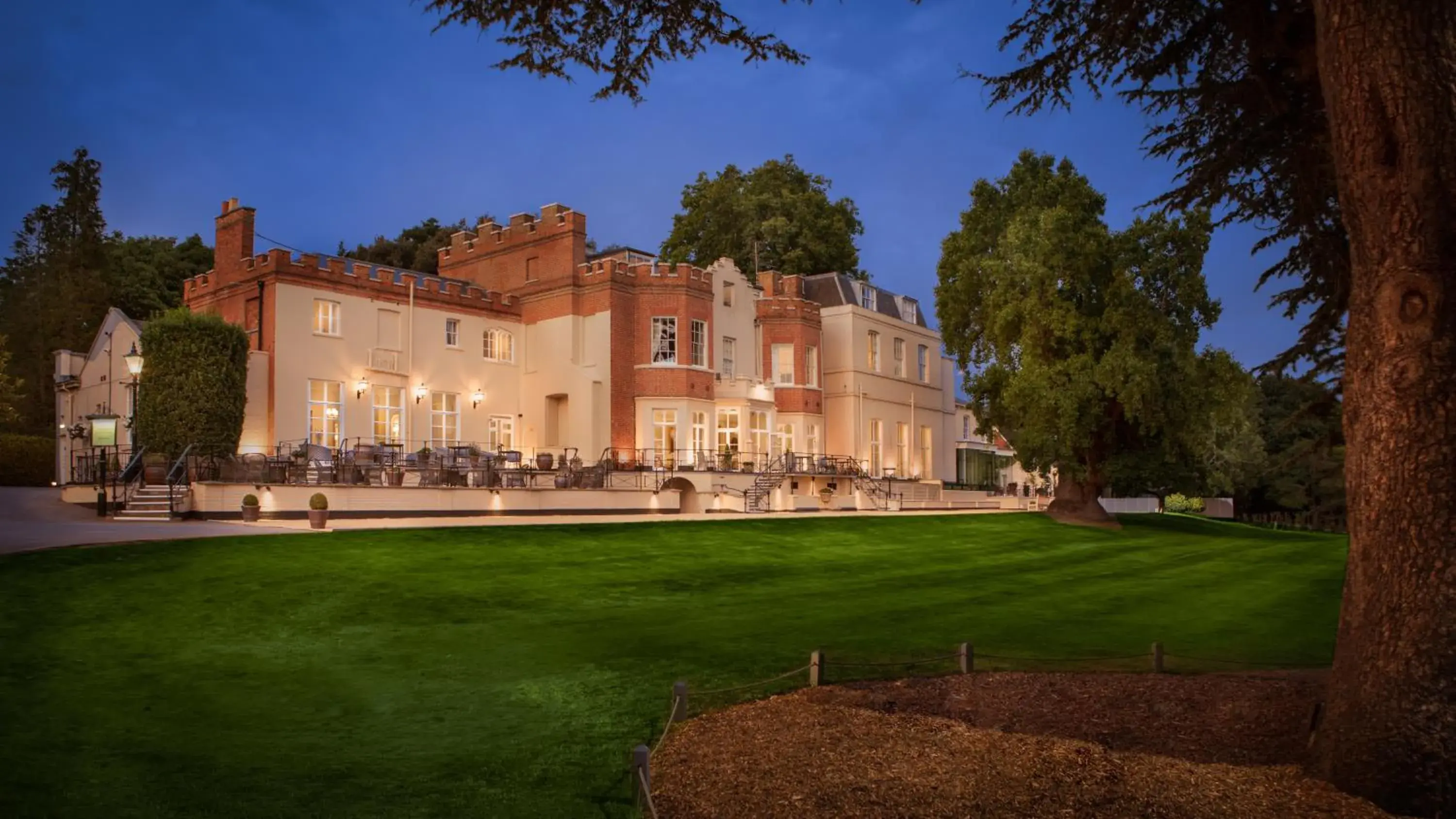 Property building in Taplow House Hotel & Spa Property building in Taplow House Hotel & Spa