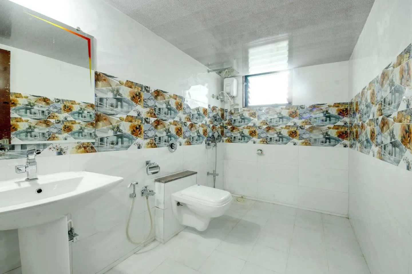 Shower in Hotel Hillton