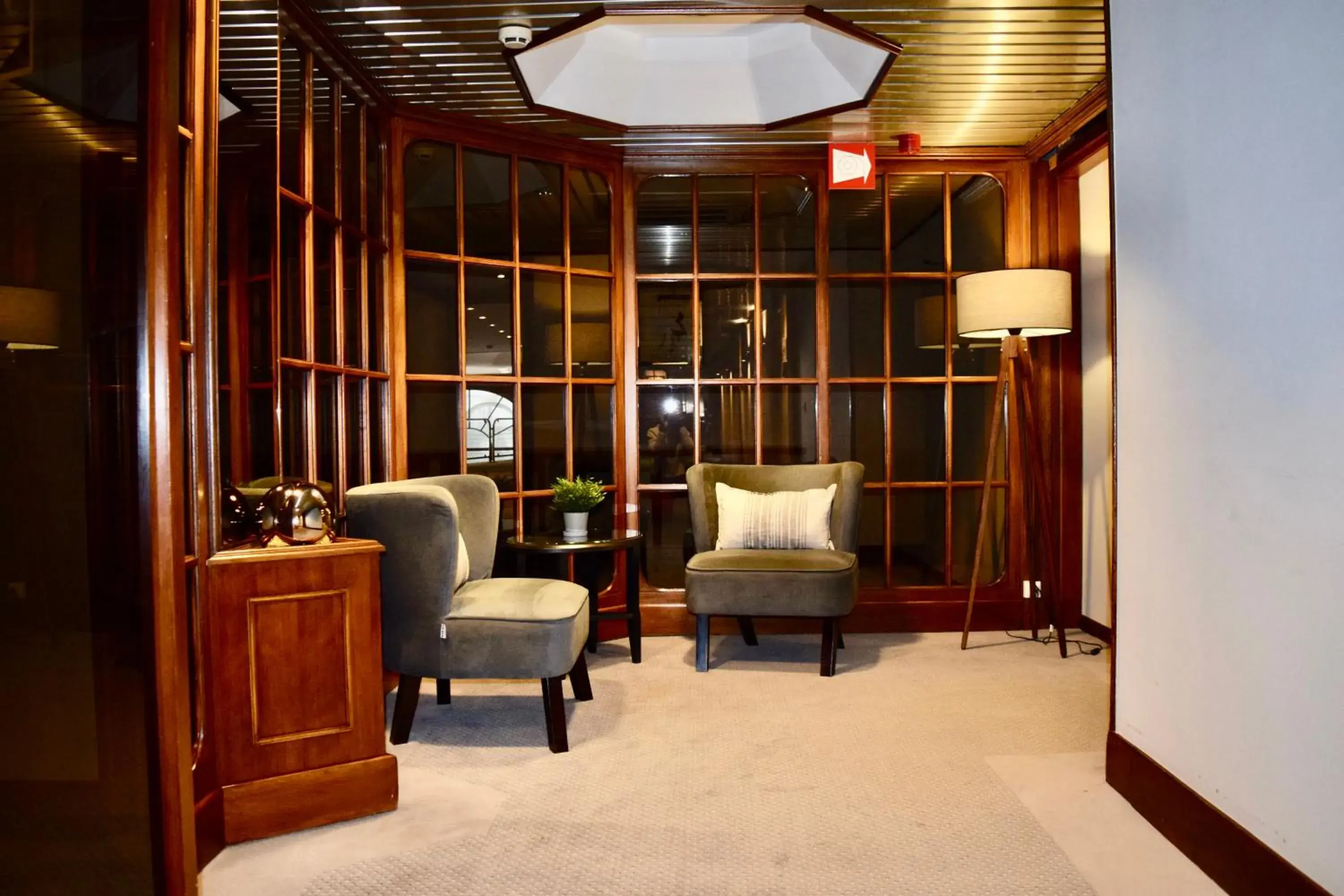 Seating area in Bedford Hotel Brussels Seating area in Bedford Hotel Brussels